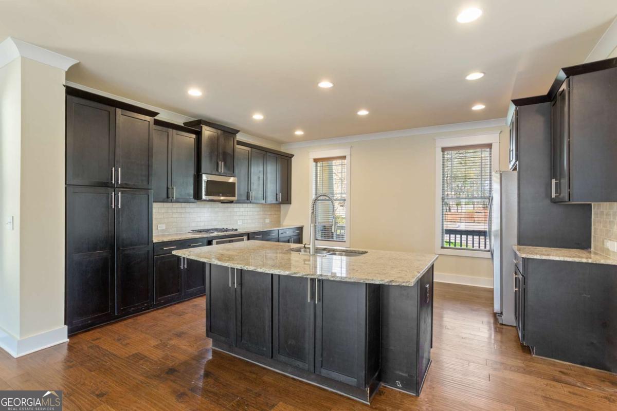 1566 Roswell Street SE