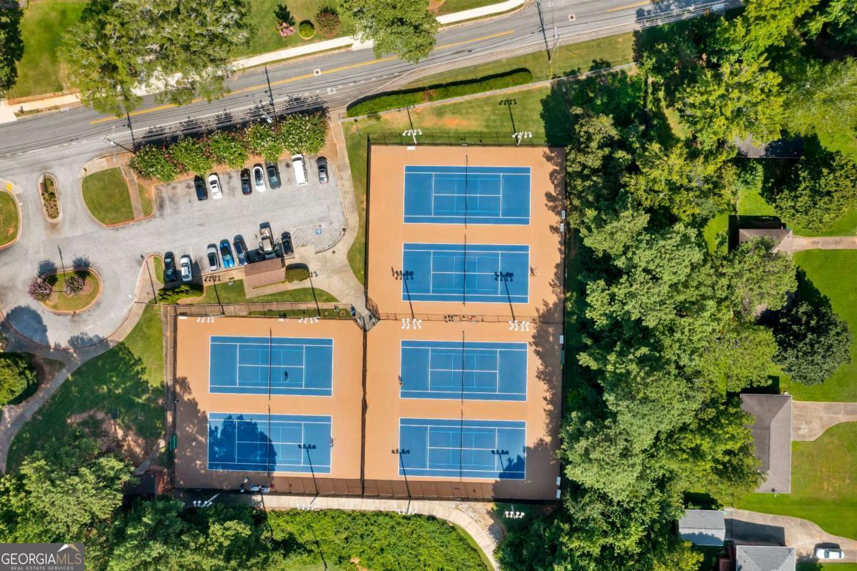 1566 Roswell Street SE