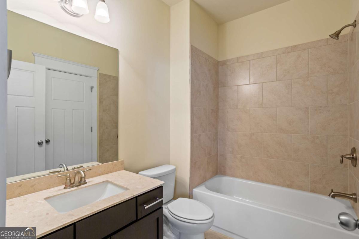 1566 Roswell Street SE