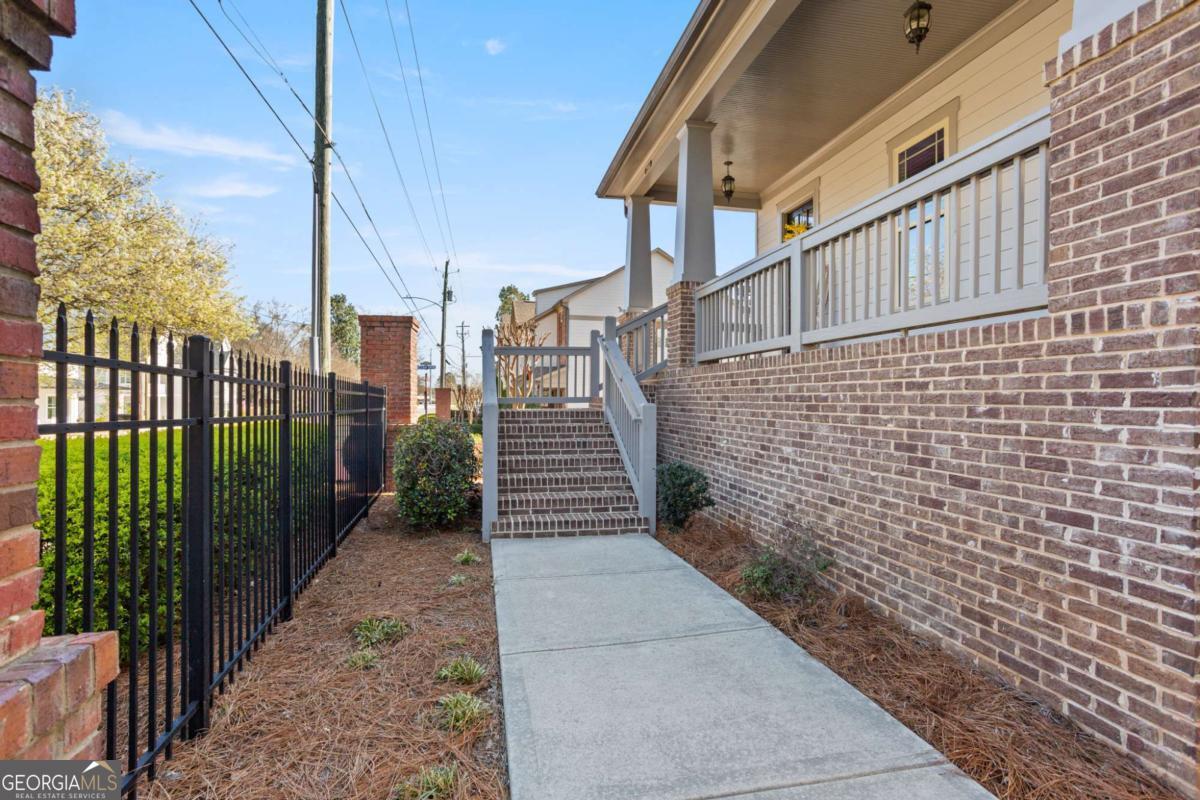 1566 Roswell Street SE