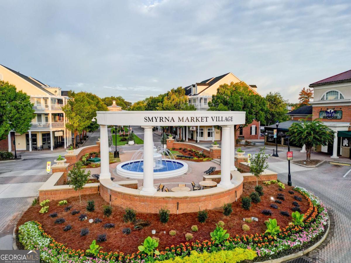 1566 Roswell Street SE