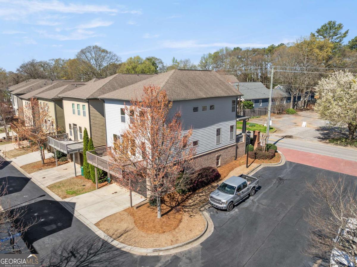 1566 Roswell Street SE