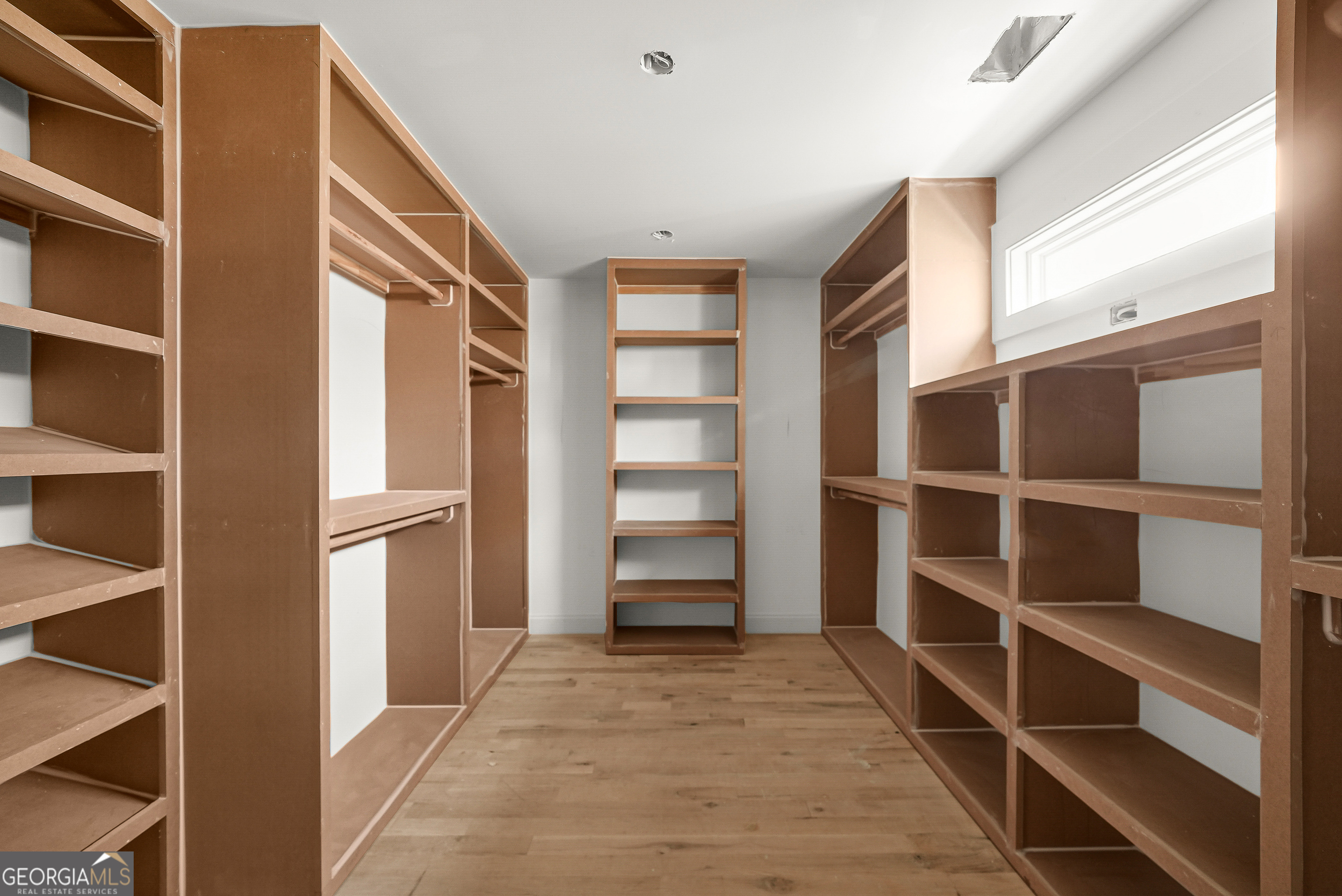 649 Hemlock Circle SE