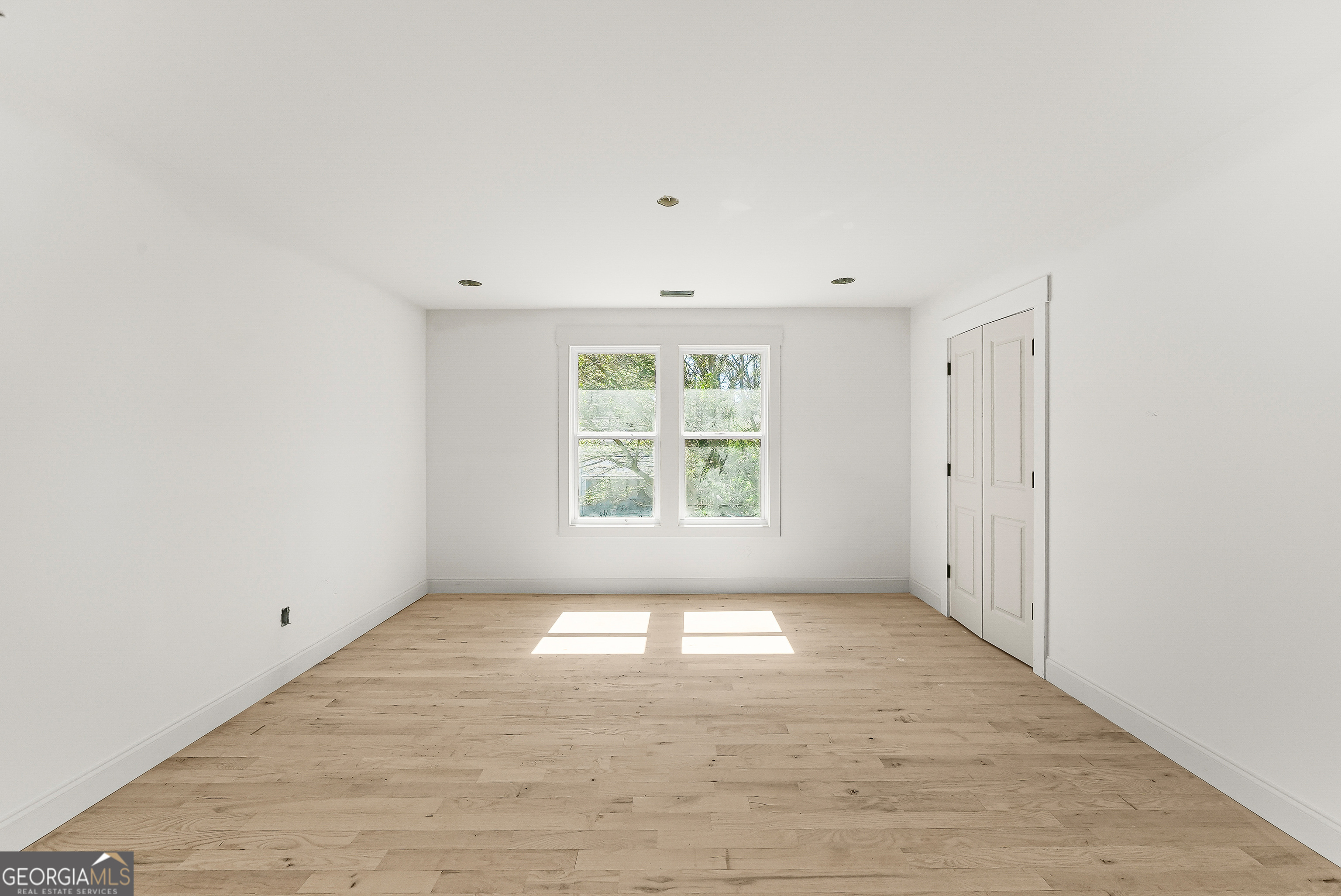 649 Hemlock Circle SE