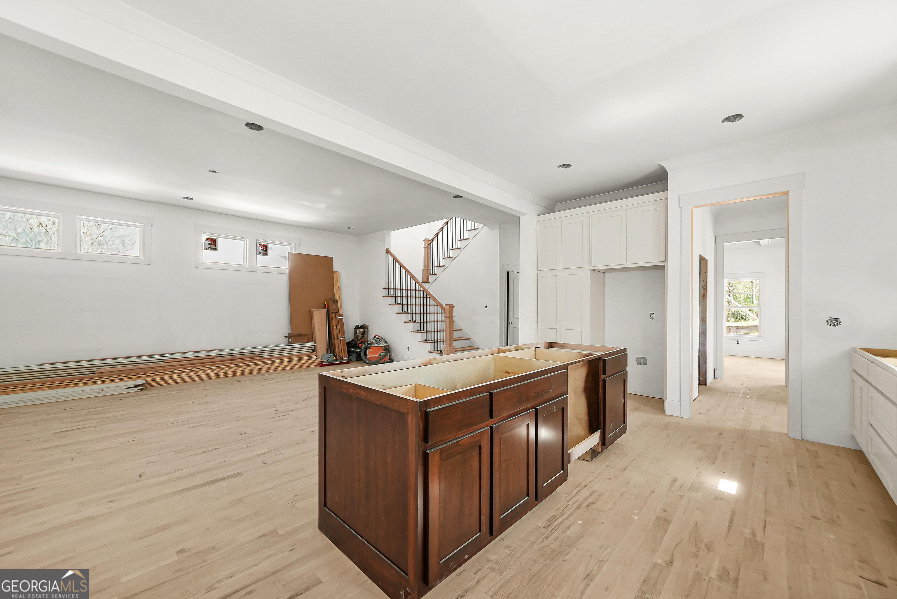 649 Hemlock Circle SE