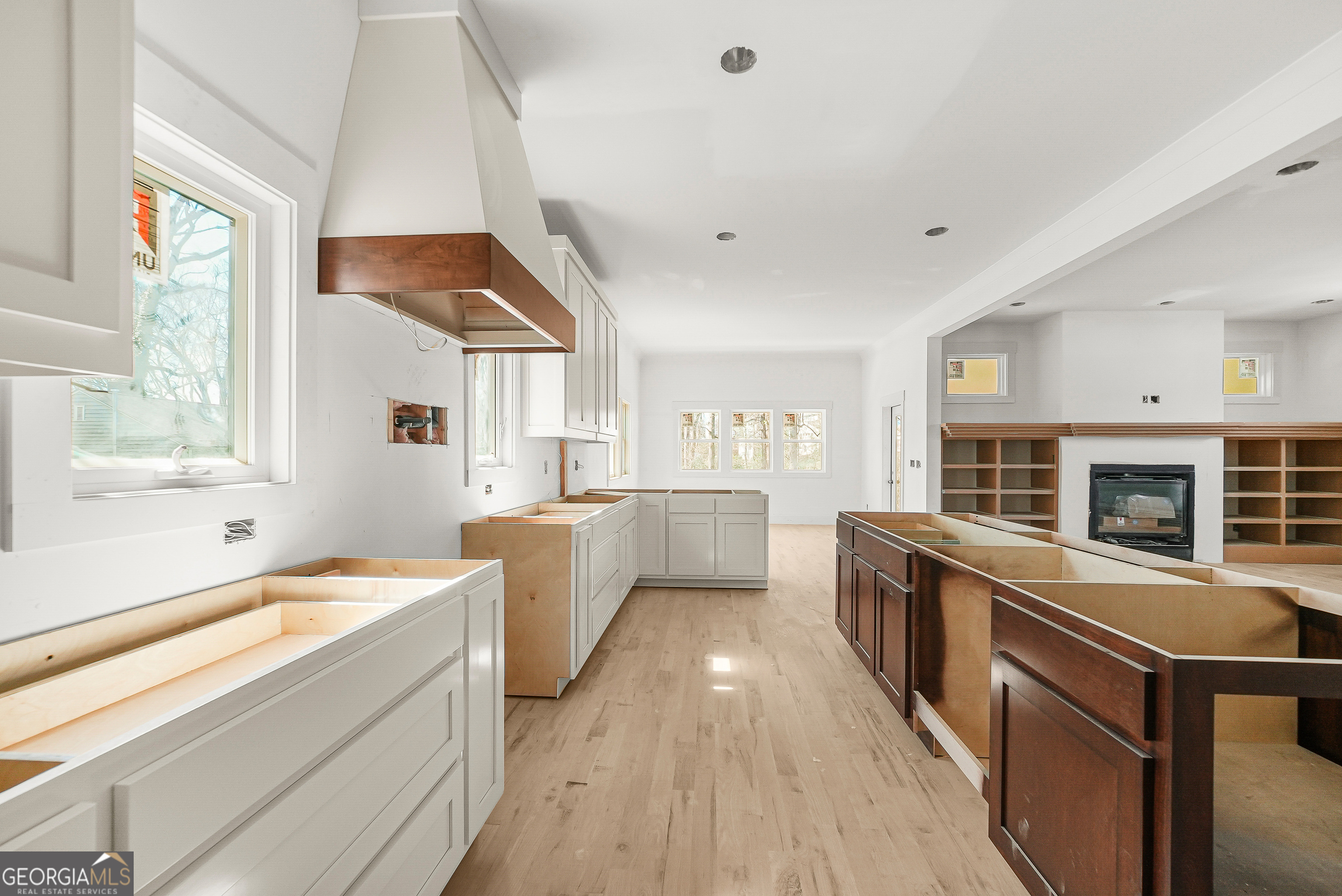 649 Hemlock Circle SE