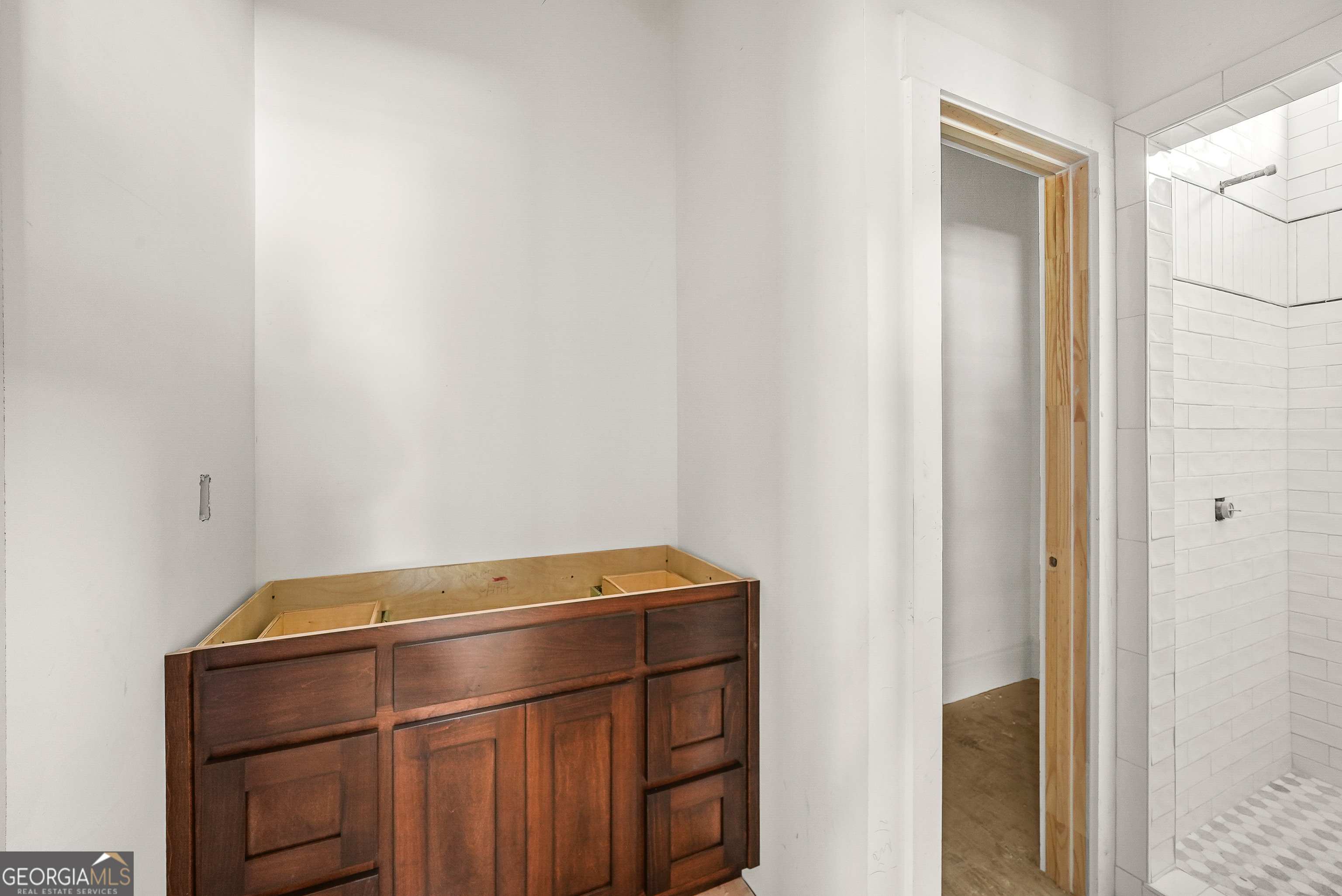 649 Hemlock Circle SE