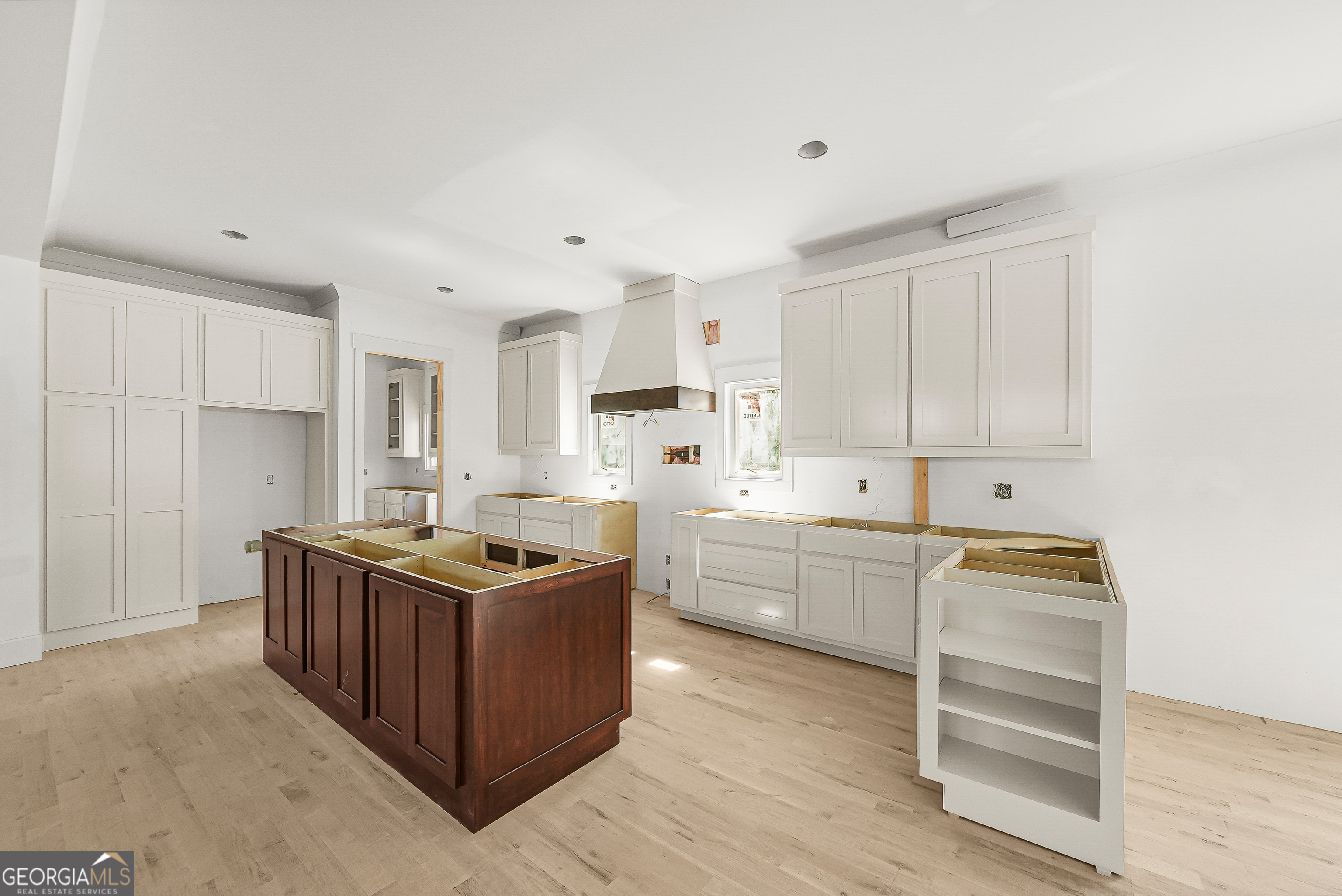 649 Hemlock Circle SE