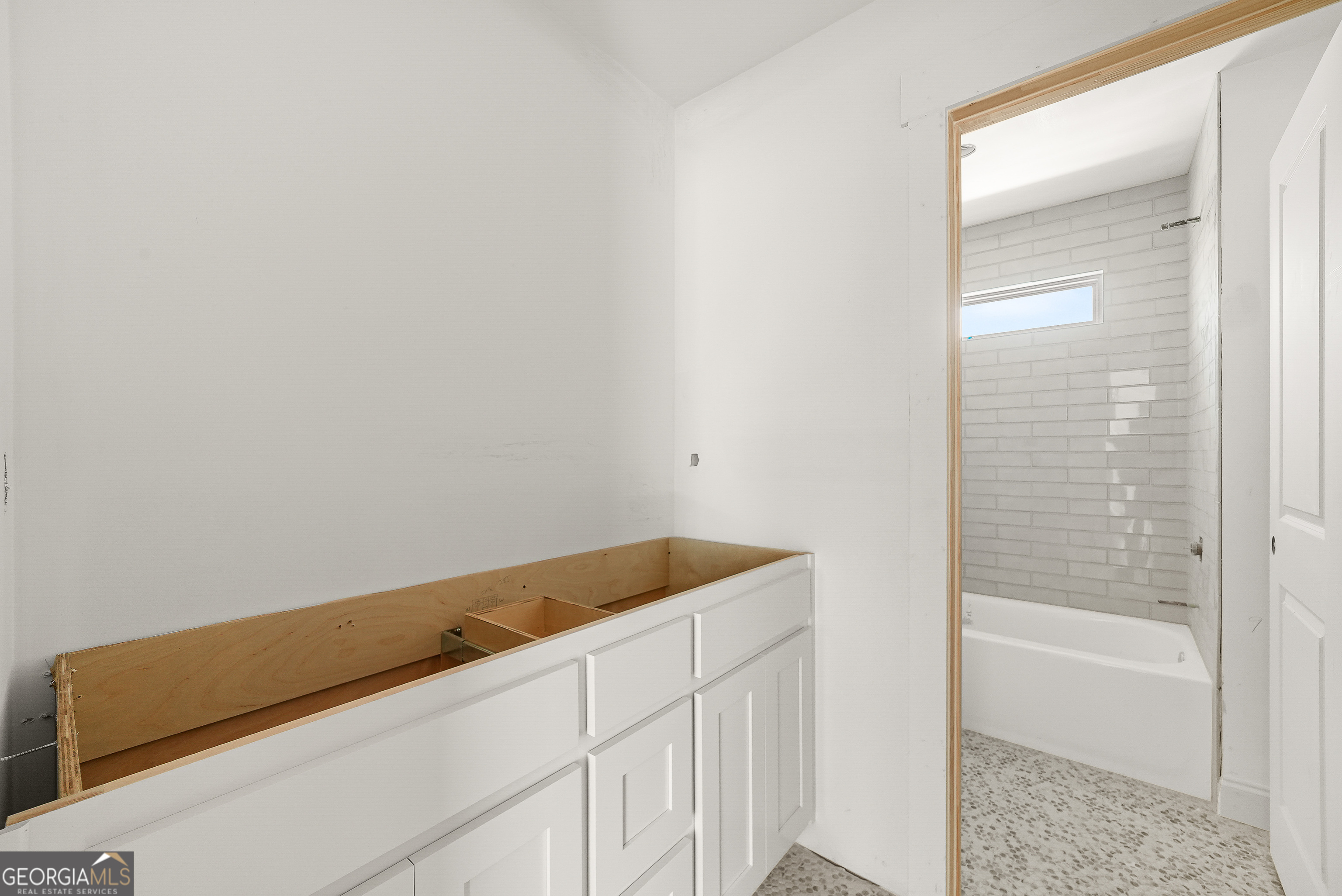 649 Hemlock Circle SE