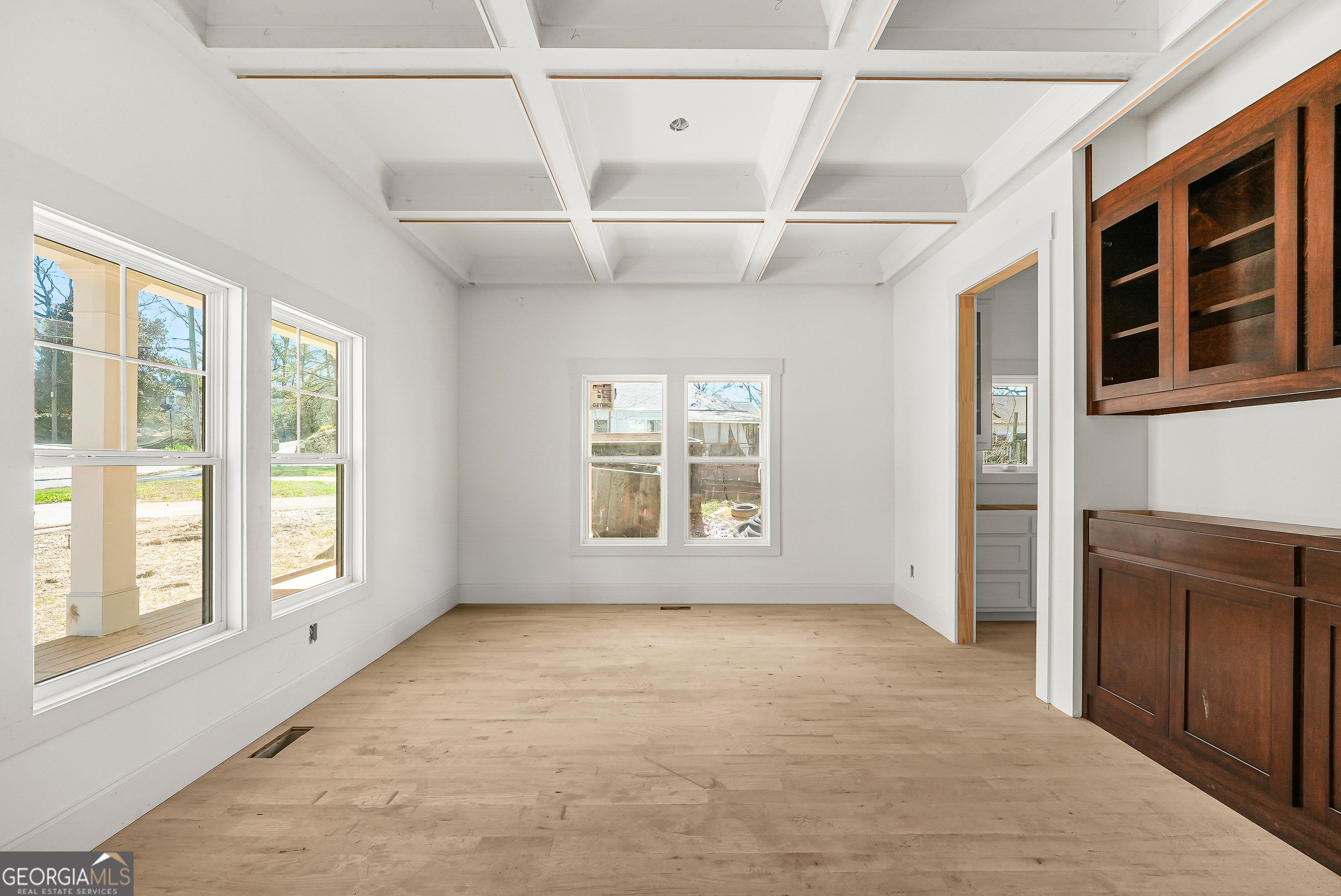 649 Hemlock Circle SE