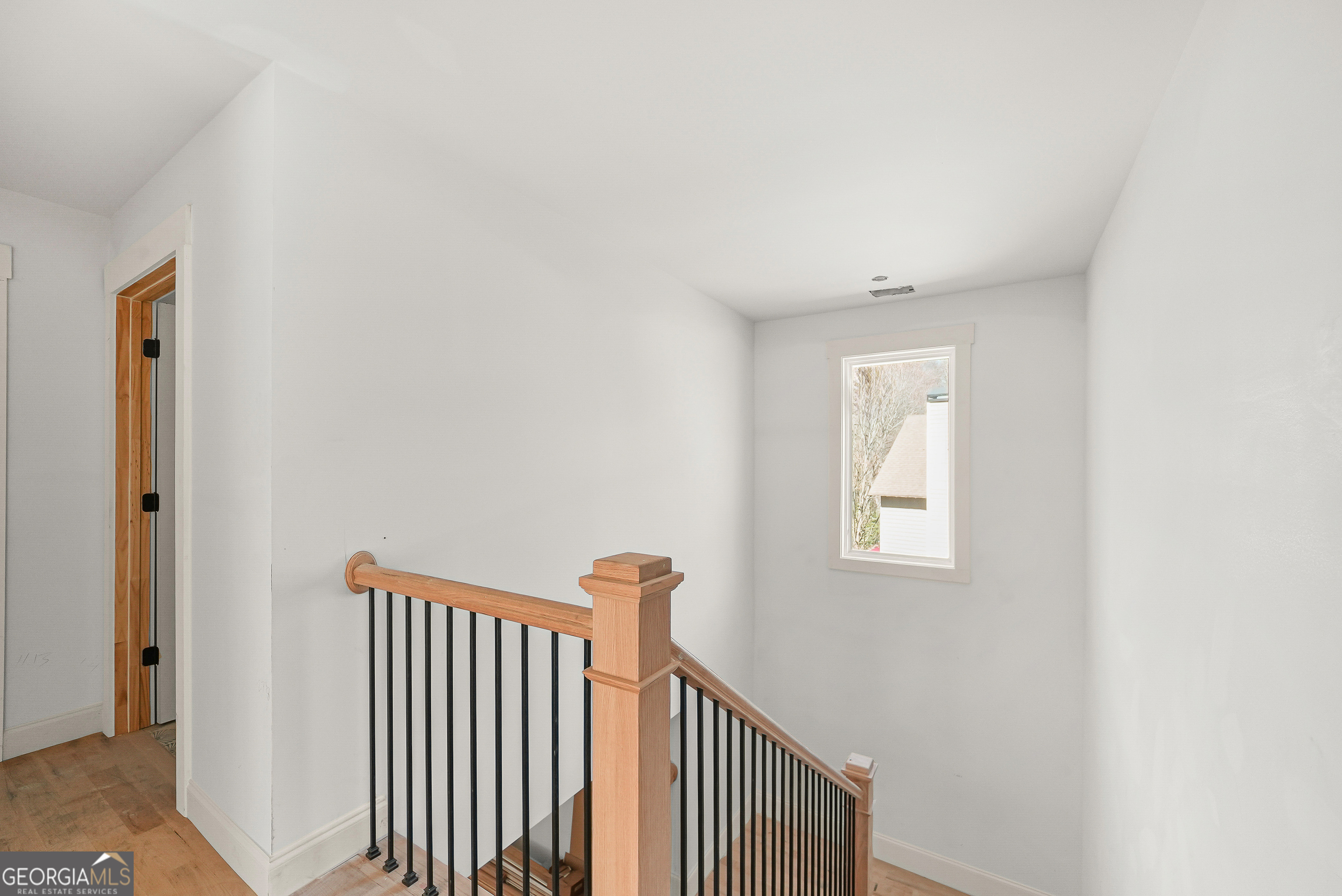 649 Hemlock Circle SE