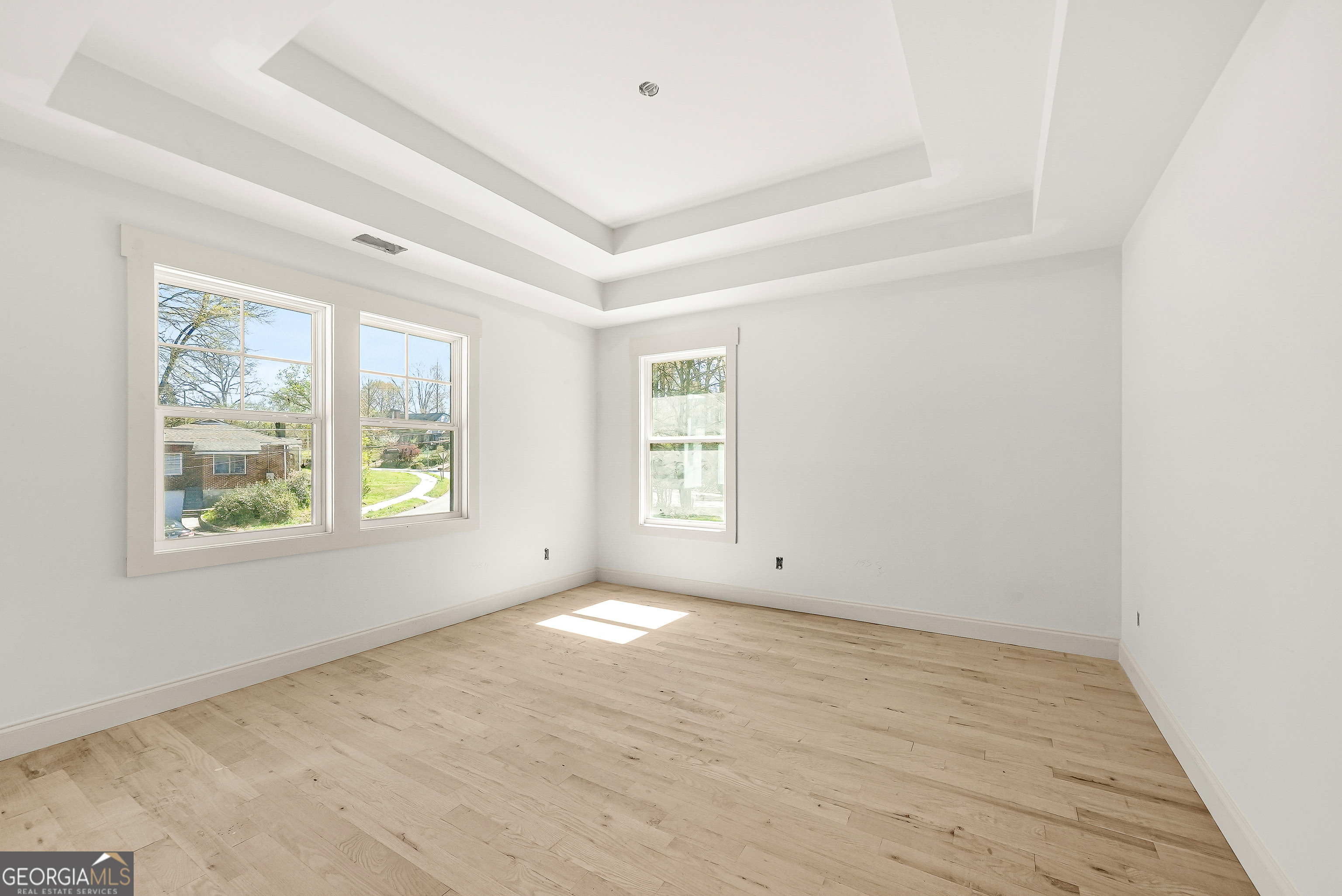 649 Hemlock Circle SE