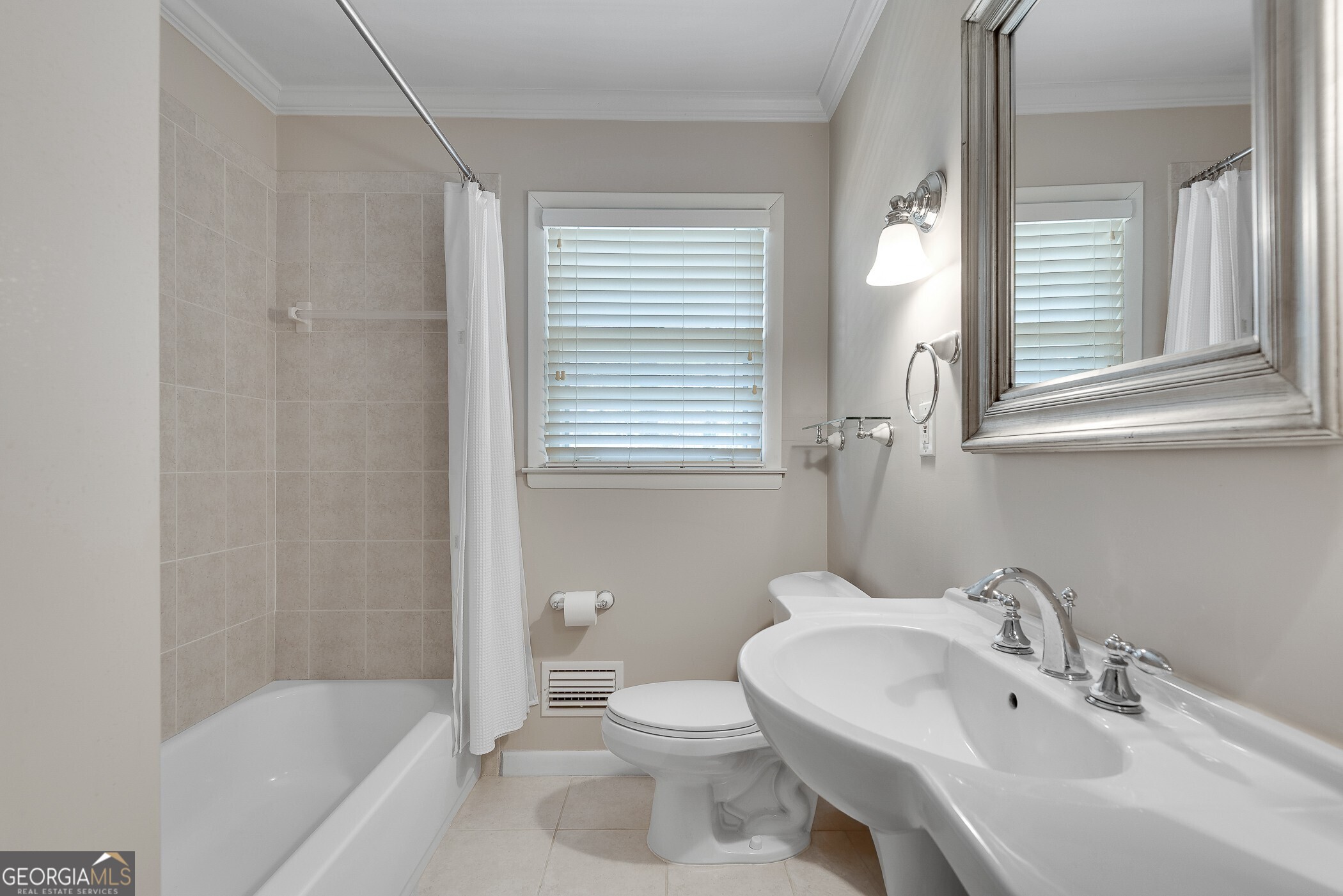 1440 Diamond Head Circle