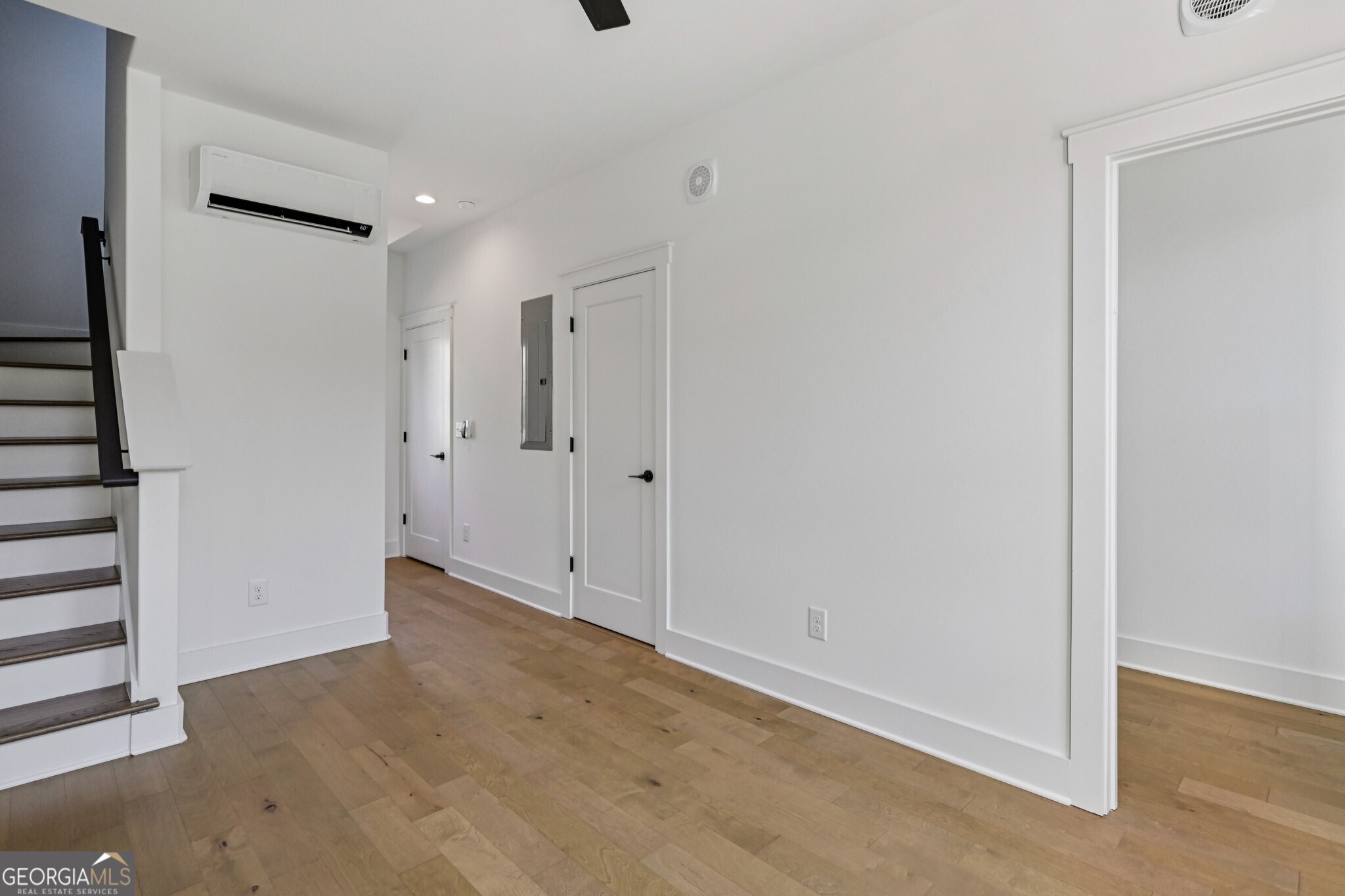 1160 Boulevard SE # 1