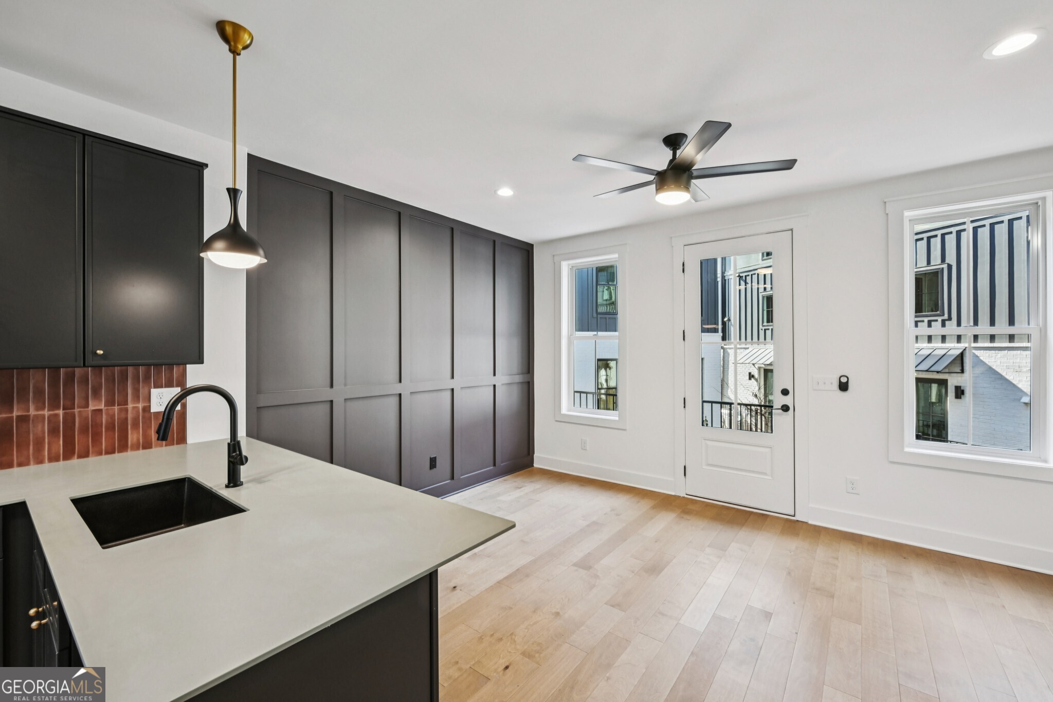 1160 Boulevard SE # 1