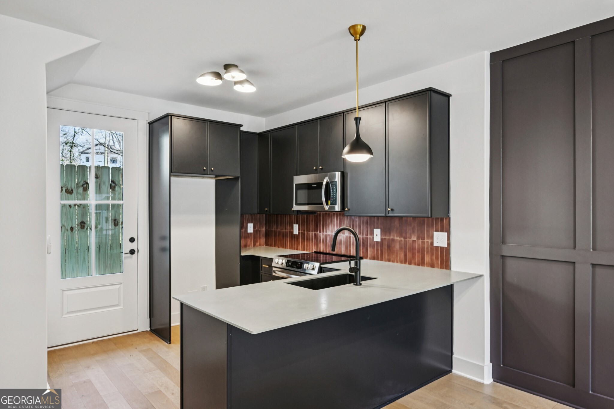 1160 Boulevard SE # 1