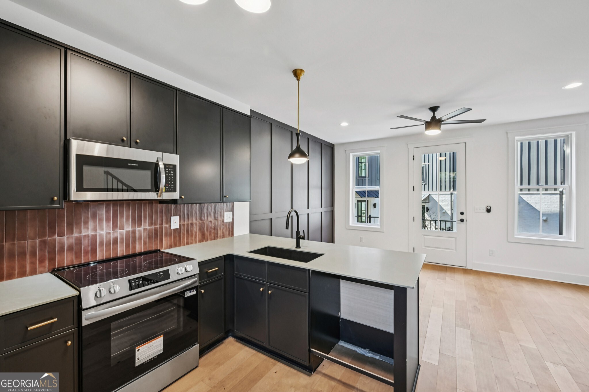 1160 Boulevard SE # 1