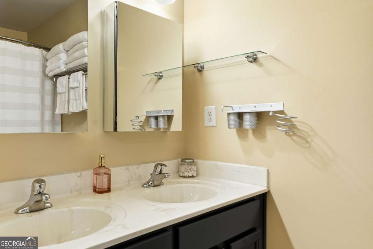 1649 Liberty Parkway NW