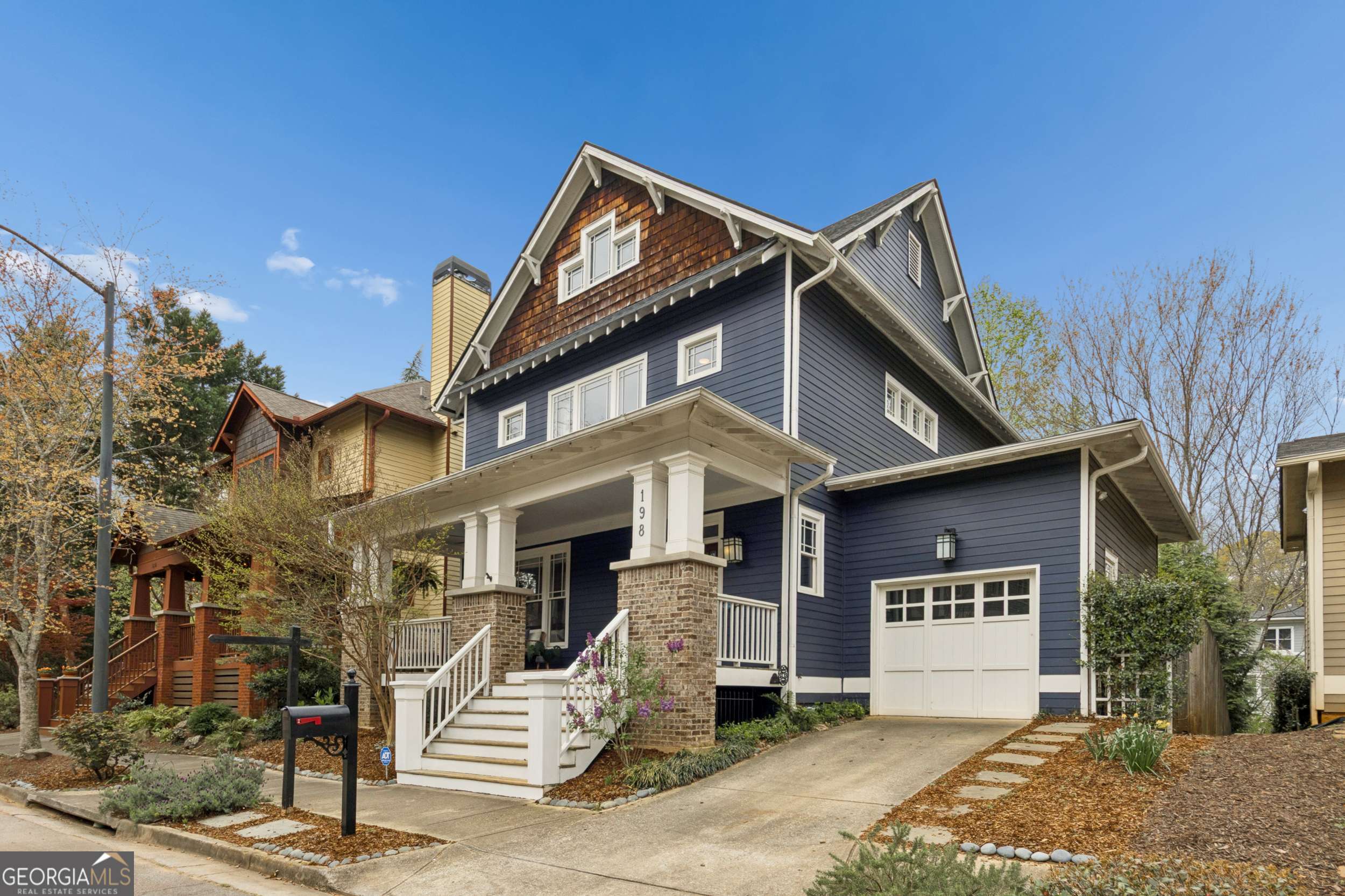 198 Hawthorn Circle NE