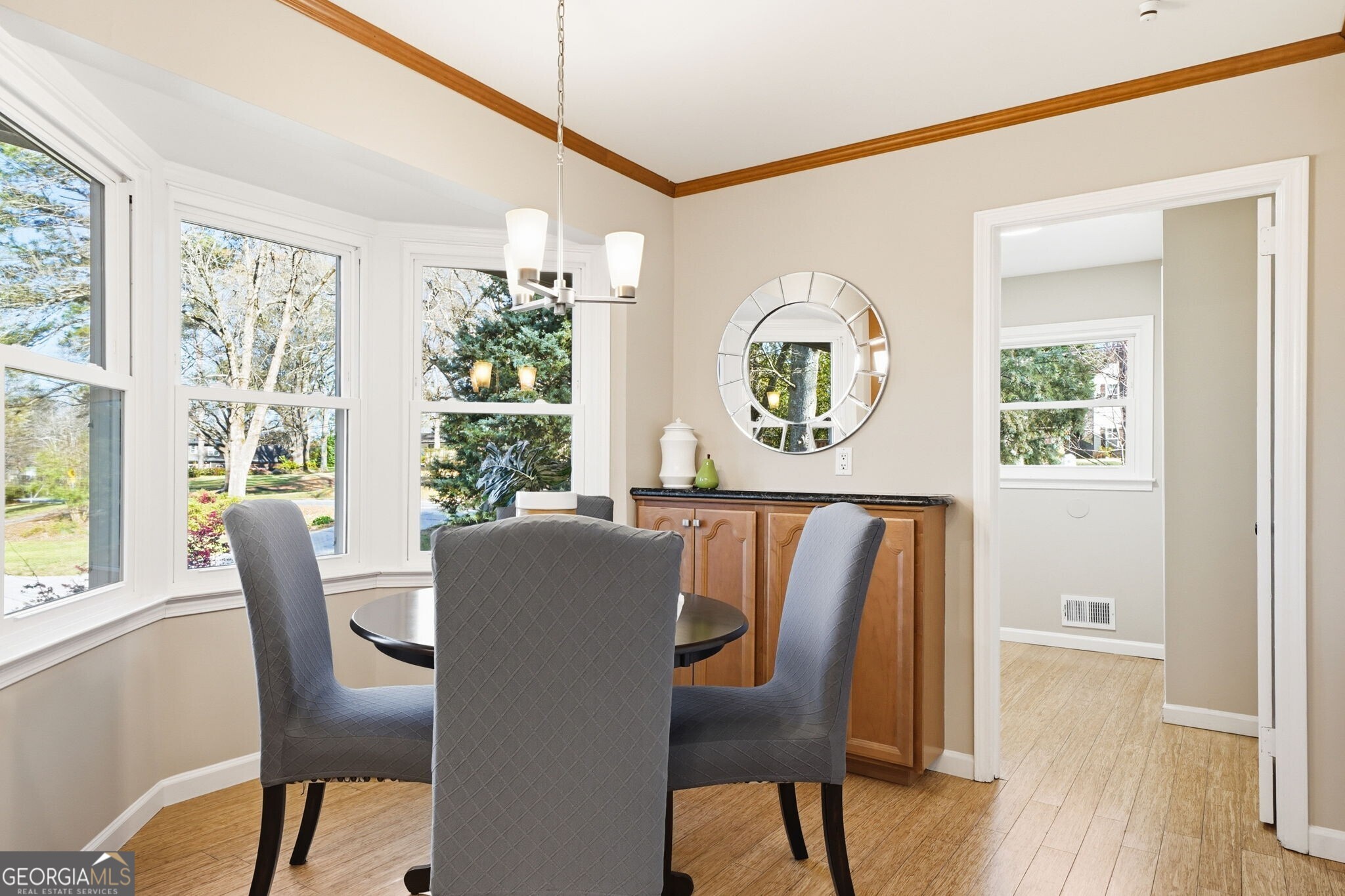 3024 Country Squire Lane