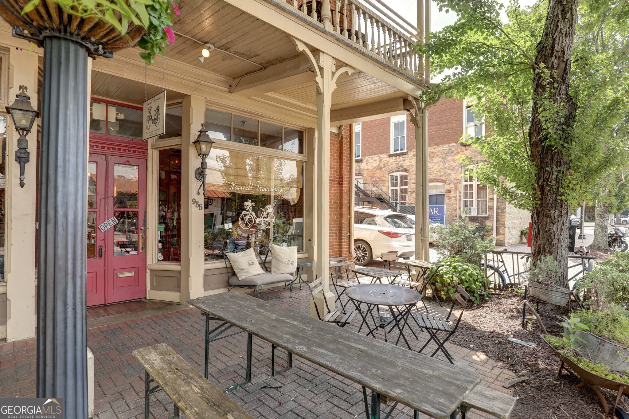 9950 Lake Forest Way