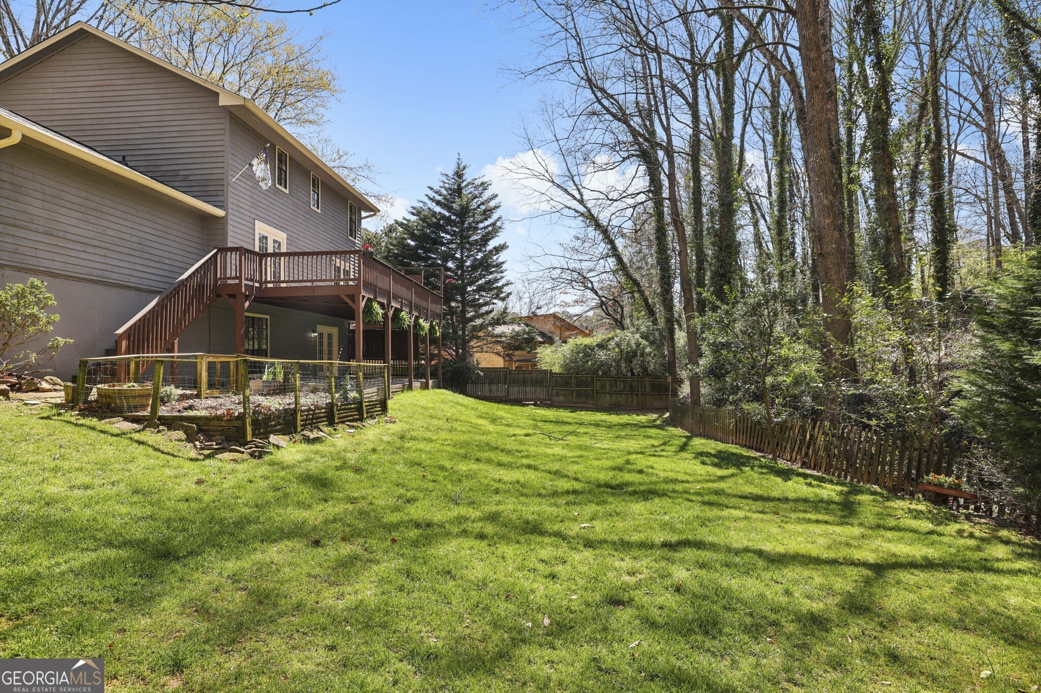 9950 Lake Forest Way