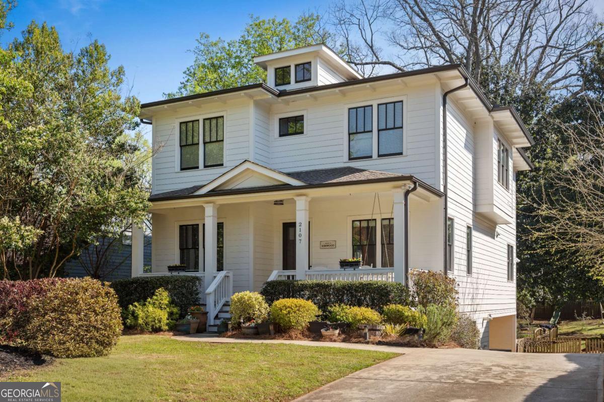 2107 Oakview Road SE