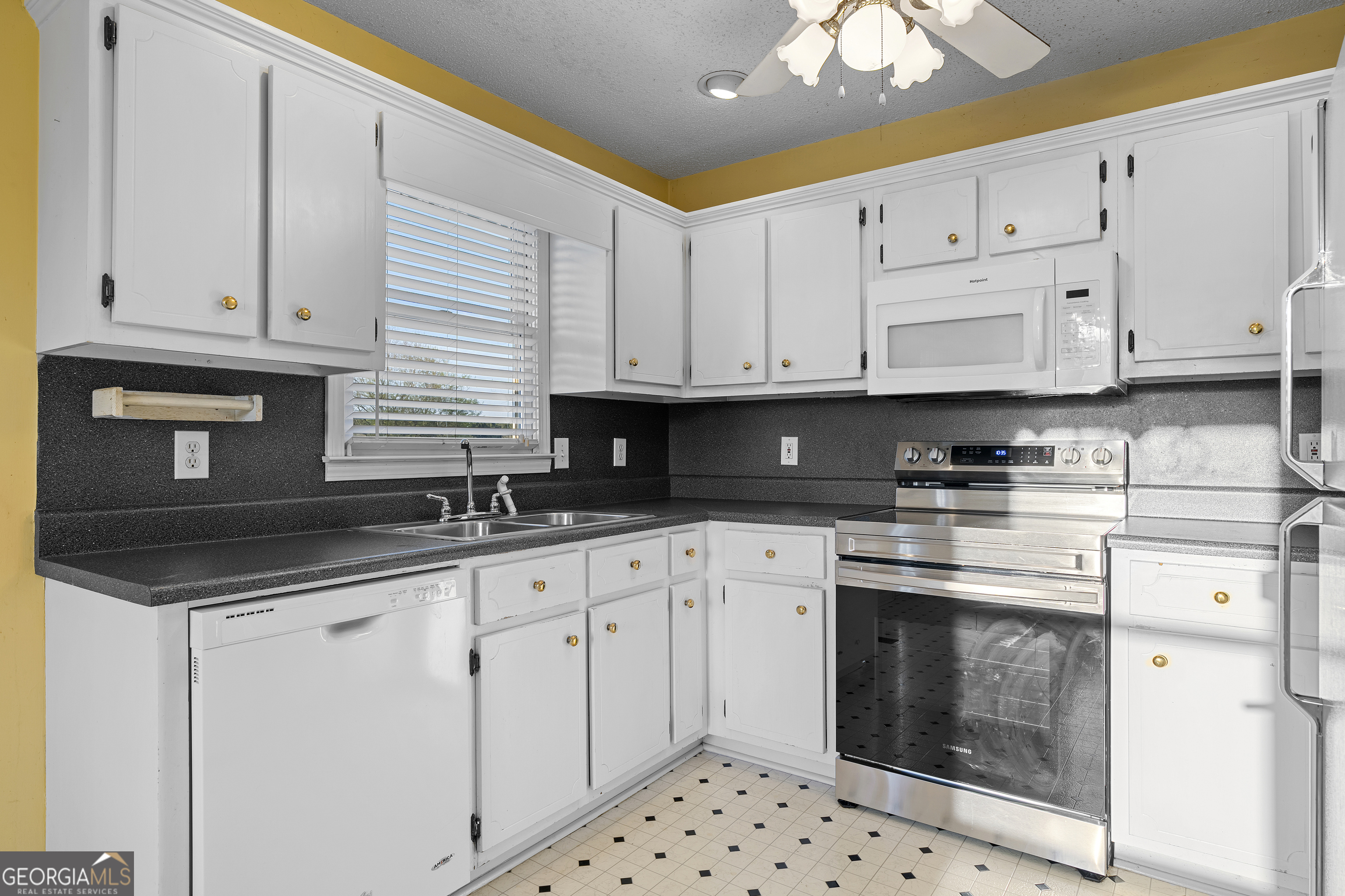 10 Laurel Cove SW