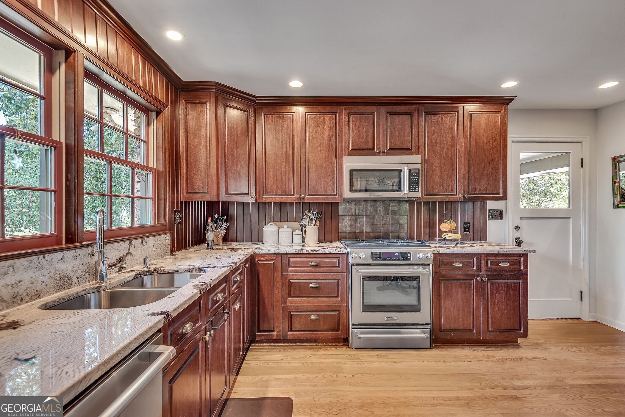 2640 Hawthorne Drive NE