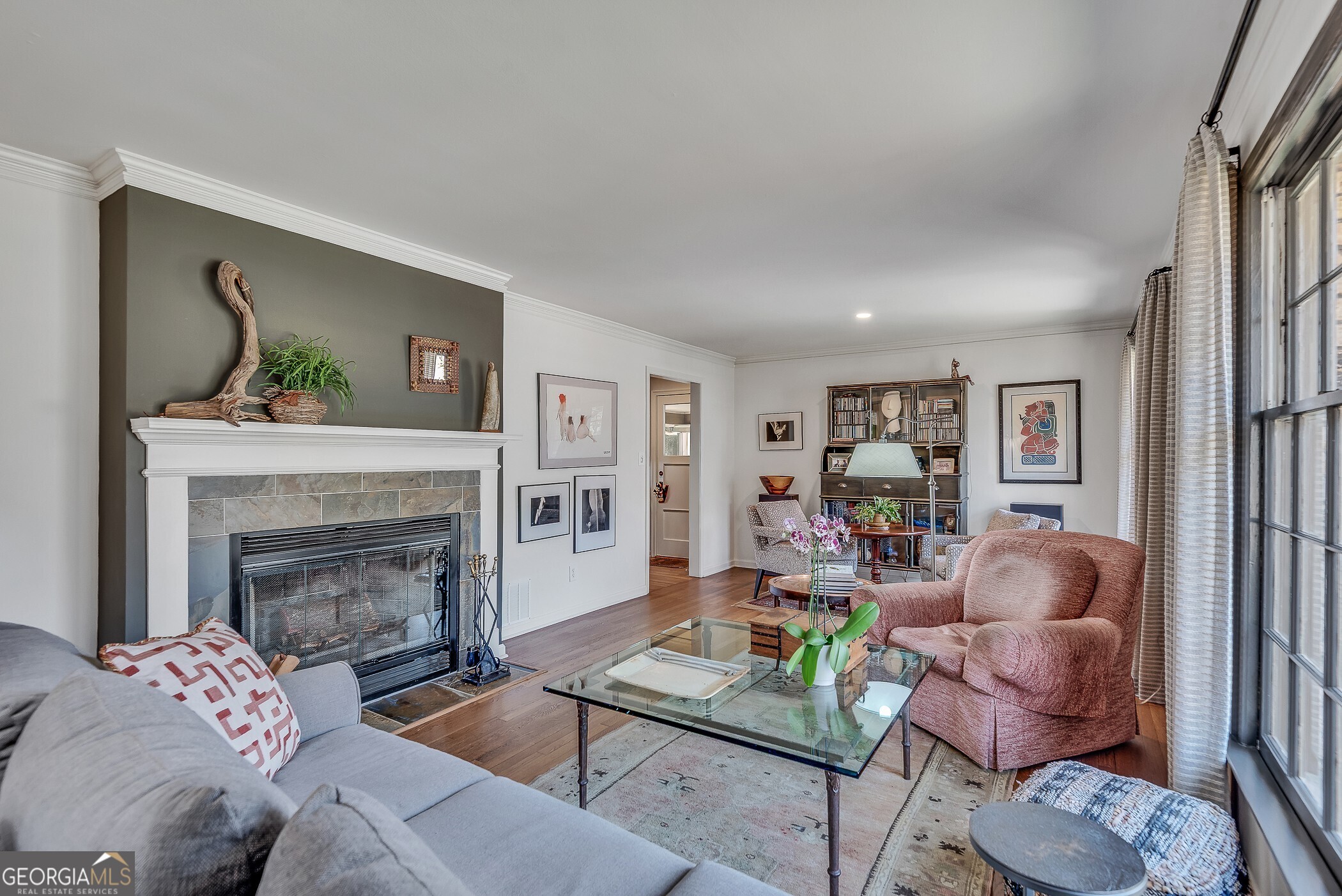 2640 Hawthorne Drive NE