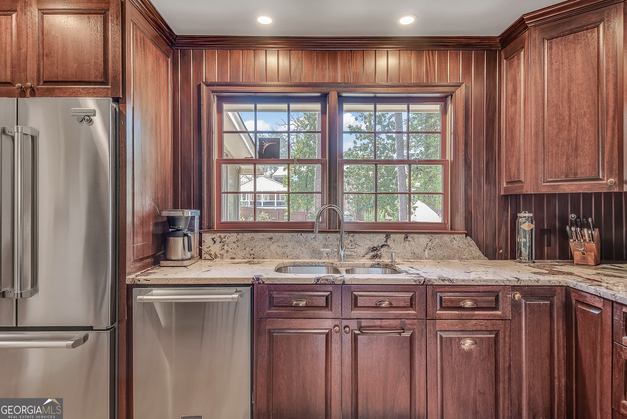 2640 Hawthorne Drive NE