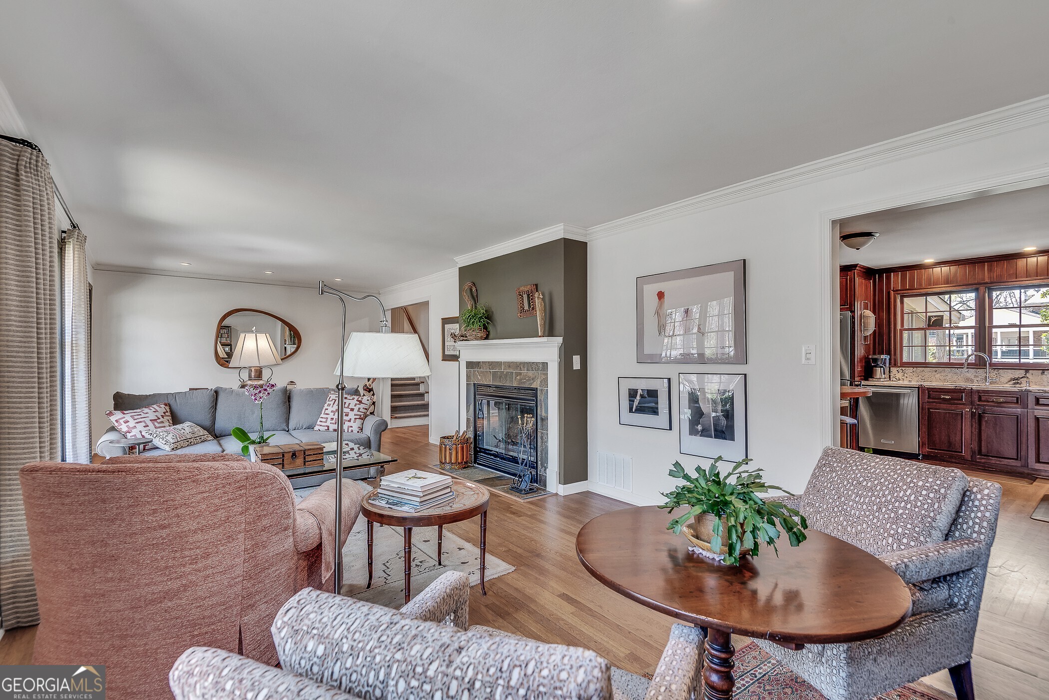 2640 Hawthorne Drive NE