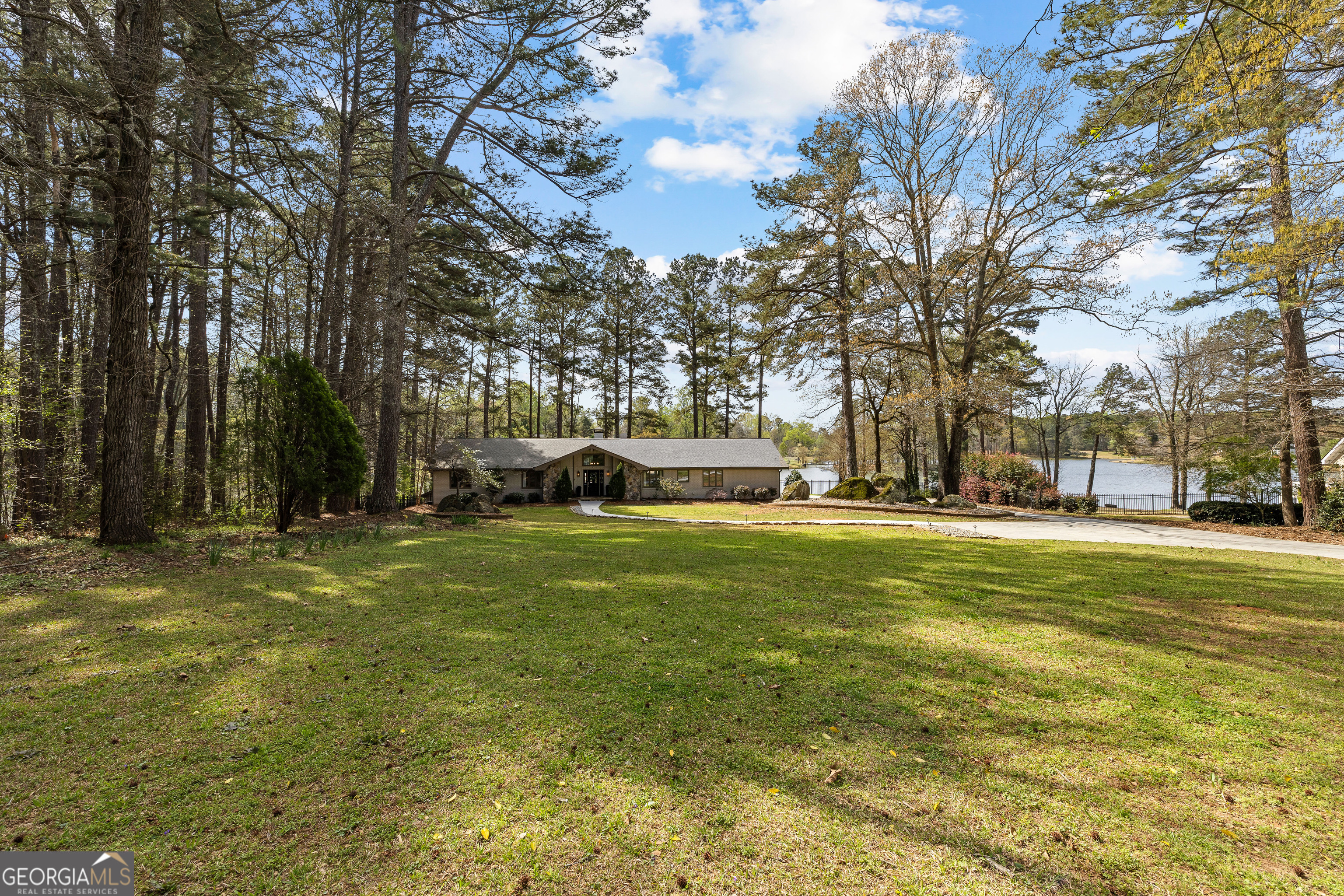 2025 Castle Lake Drive
