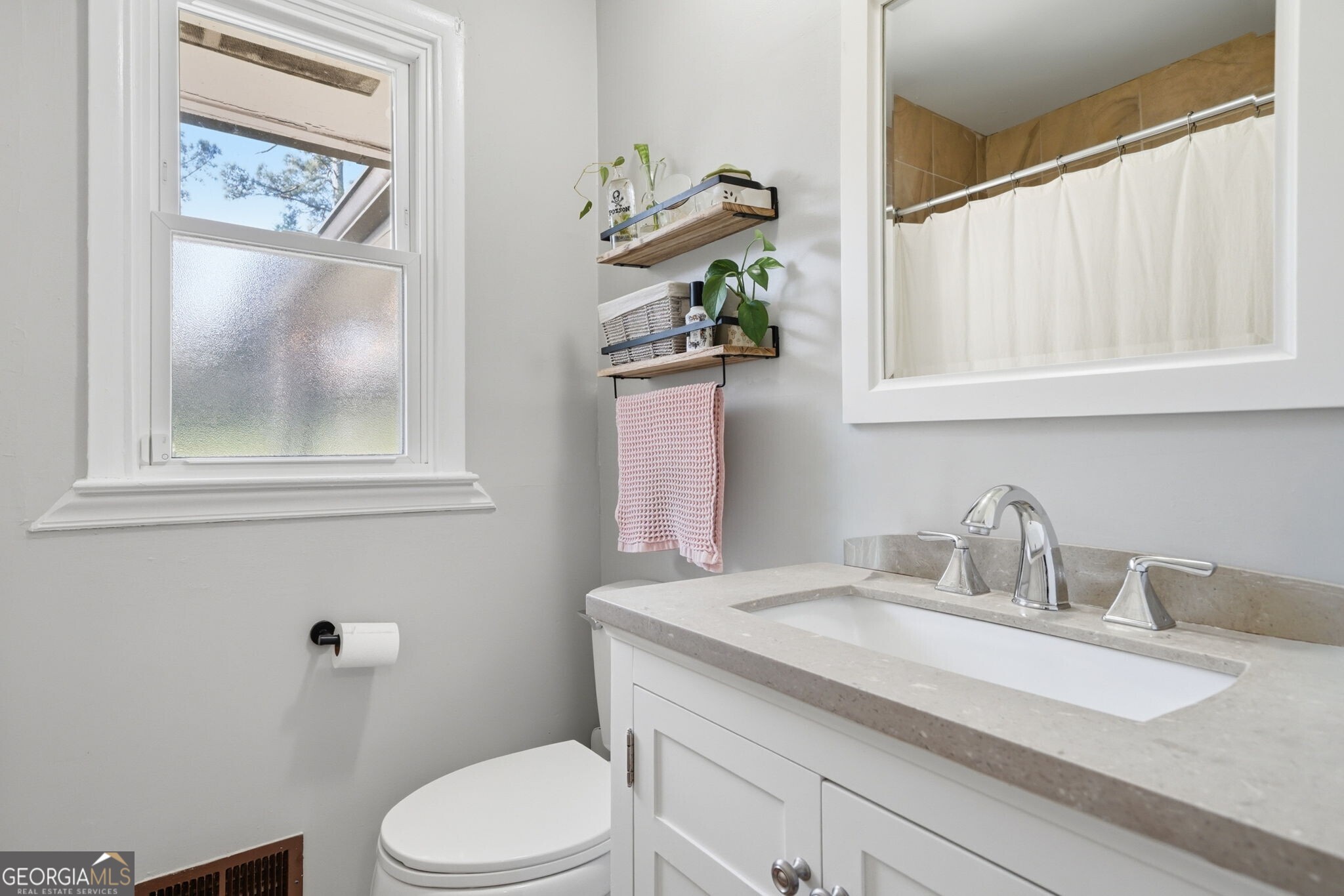 2371 Woodland Drive NW