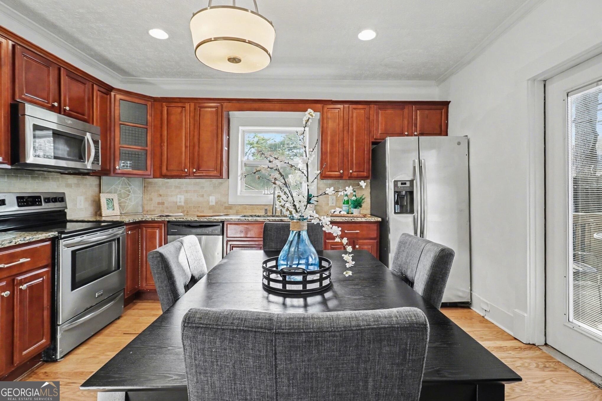 1405 May Avenue SE
