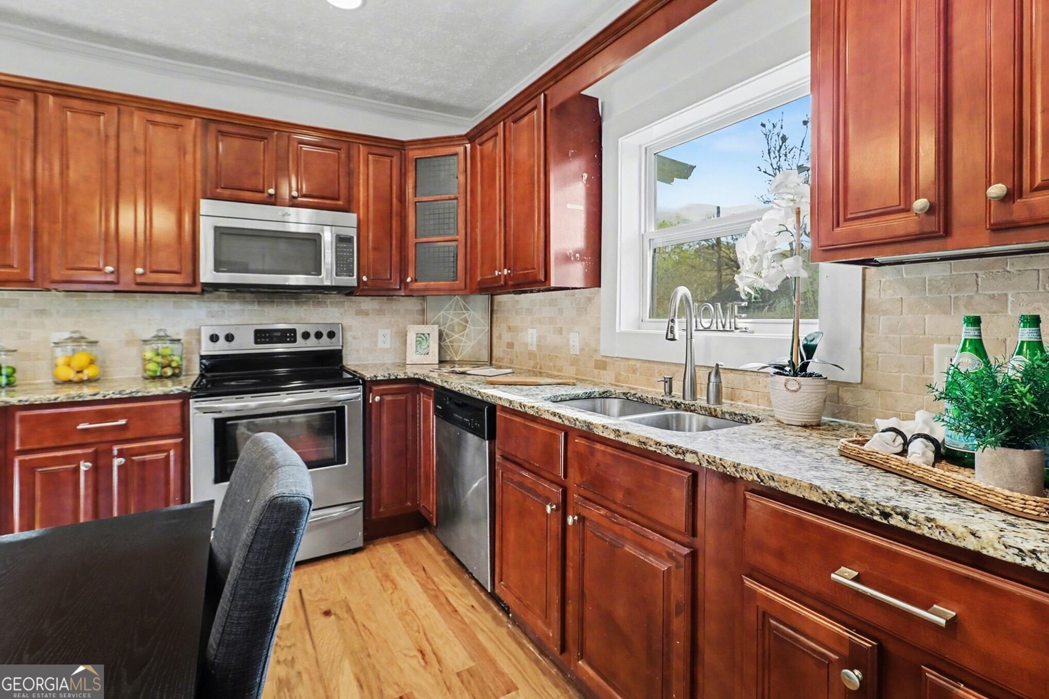 1405 May Avenue SE