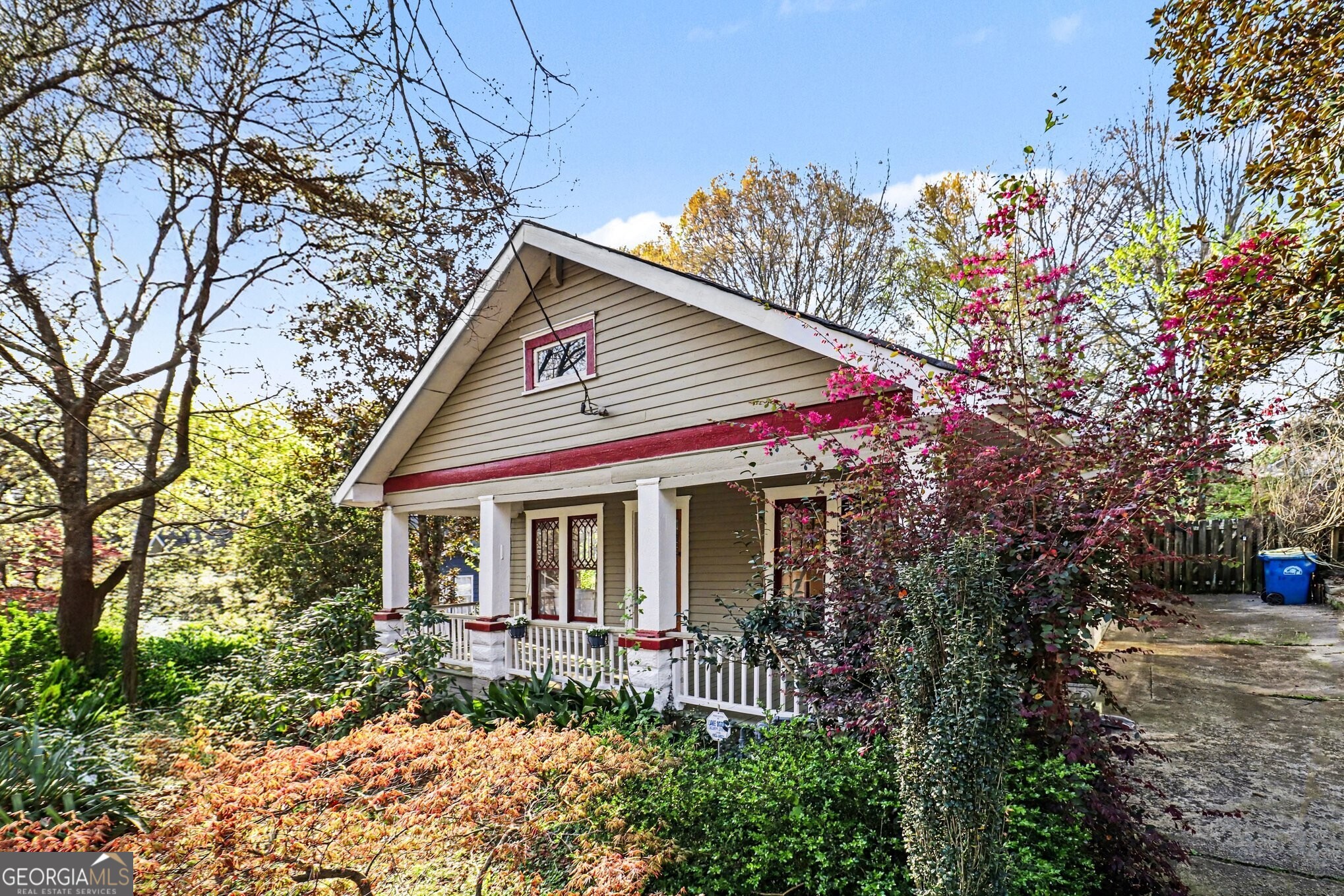 1405 May Avenue SE