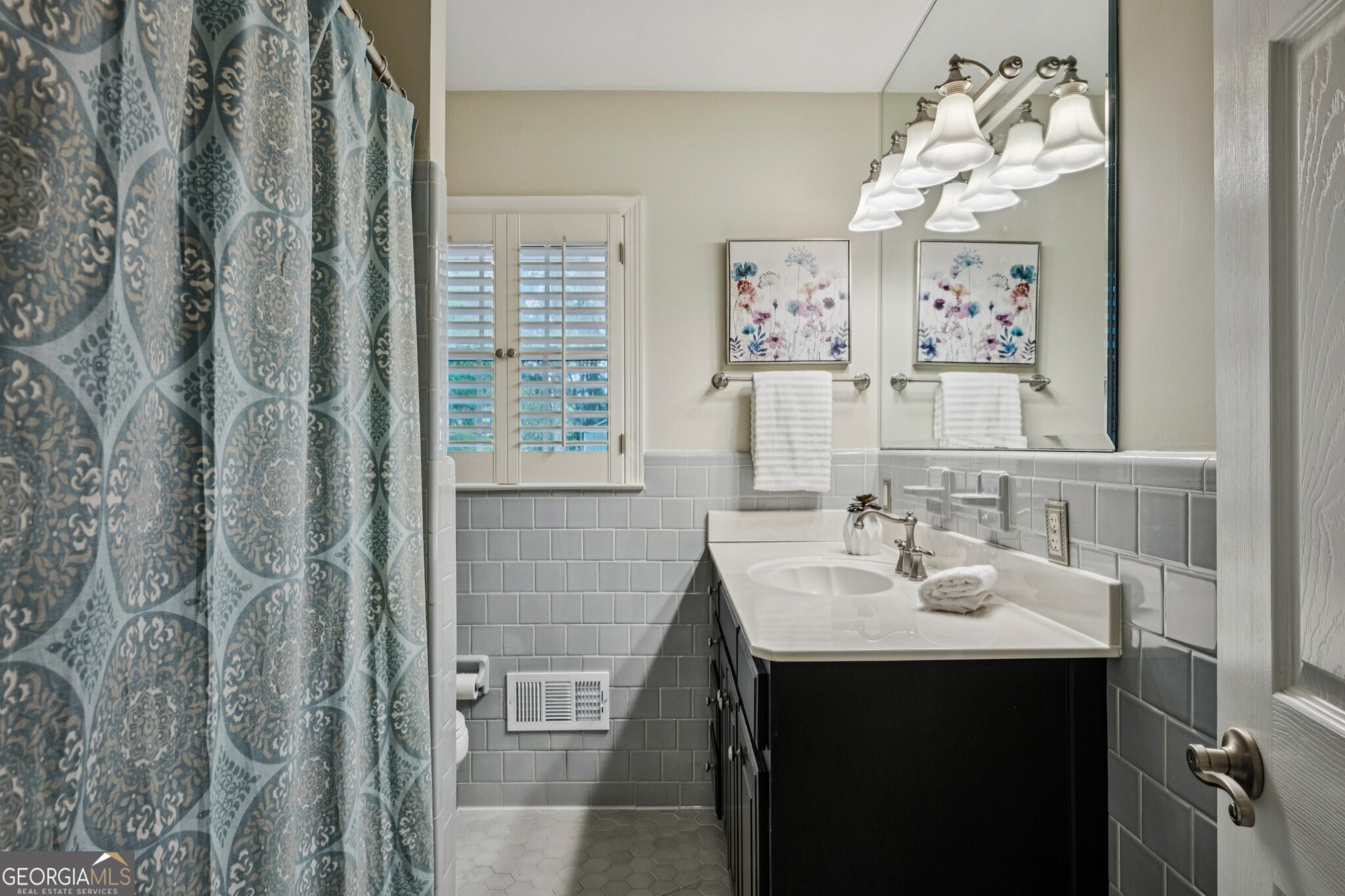 2467 Leslie Drive NE