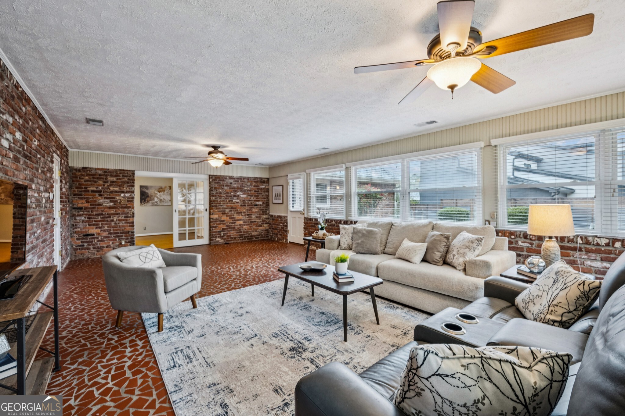 2467 Leslie Drive NE