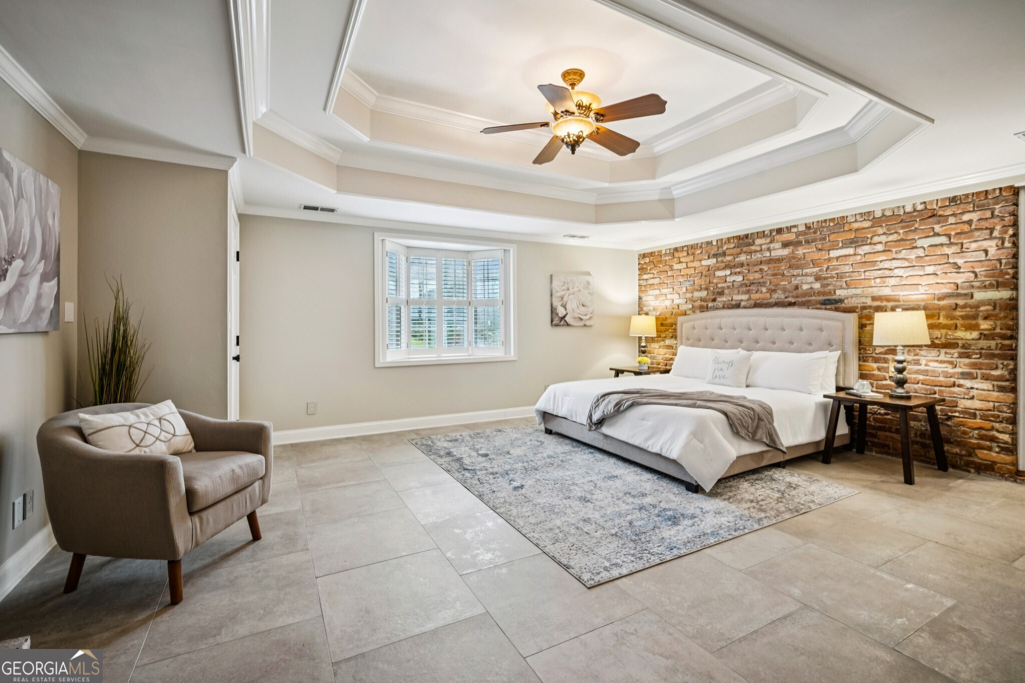 2467 Leslie Drive NE