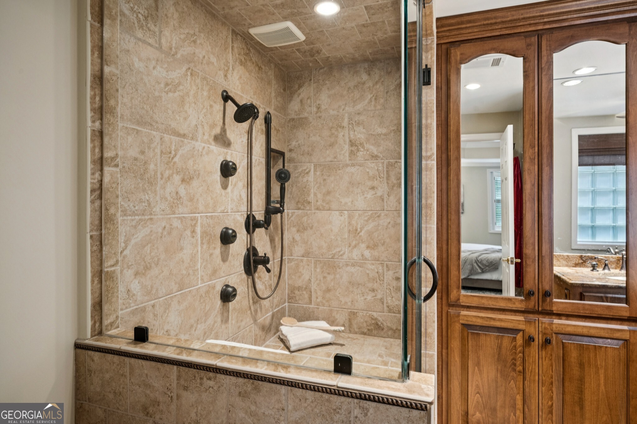 2467 Leslie Drive NE