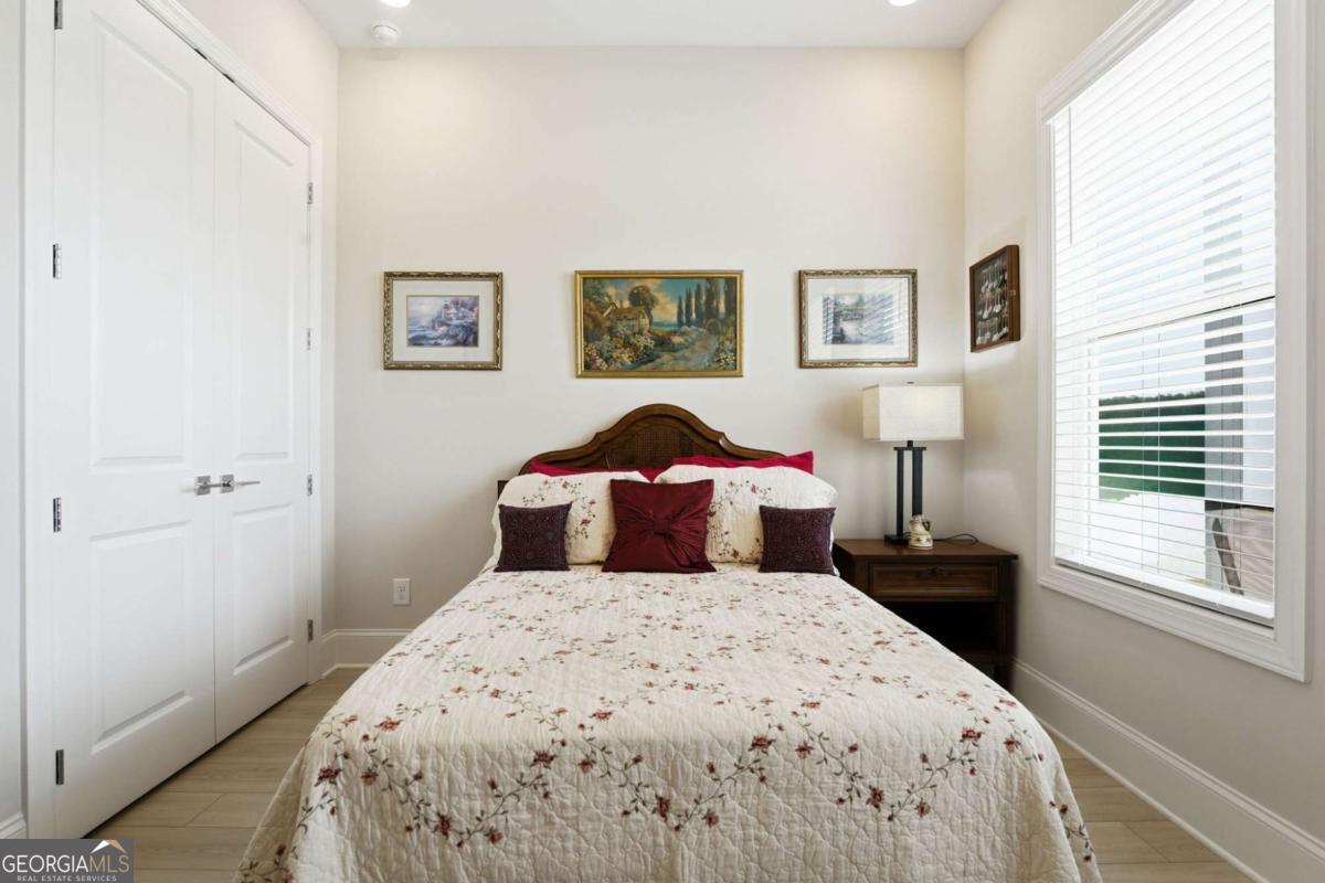 360 Vinca Circle NW