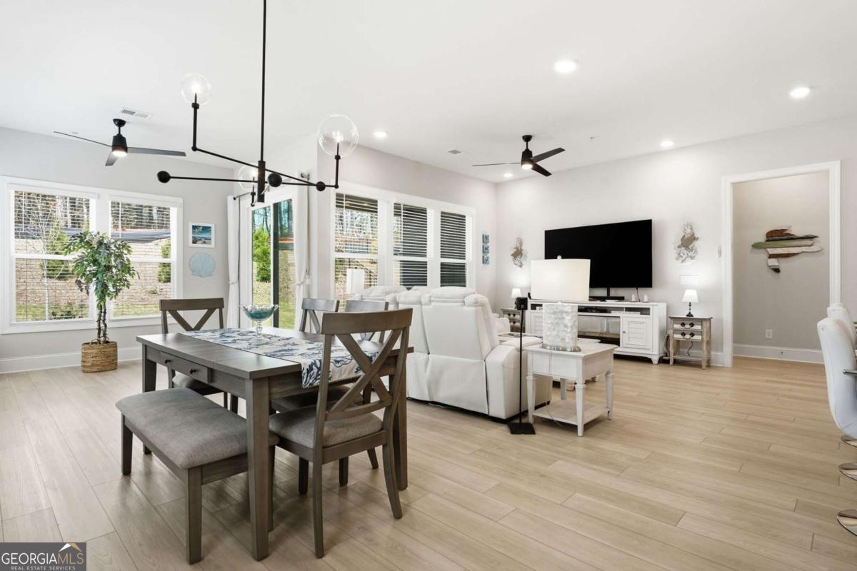360 Vinca Circle NW