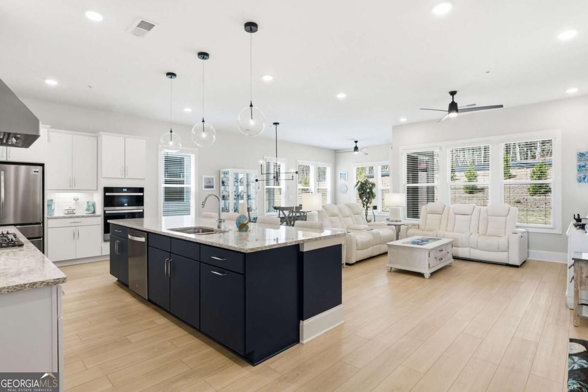 360 Vinca Circle NW