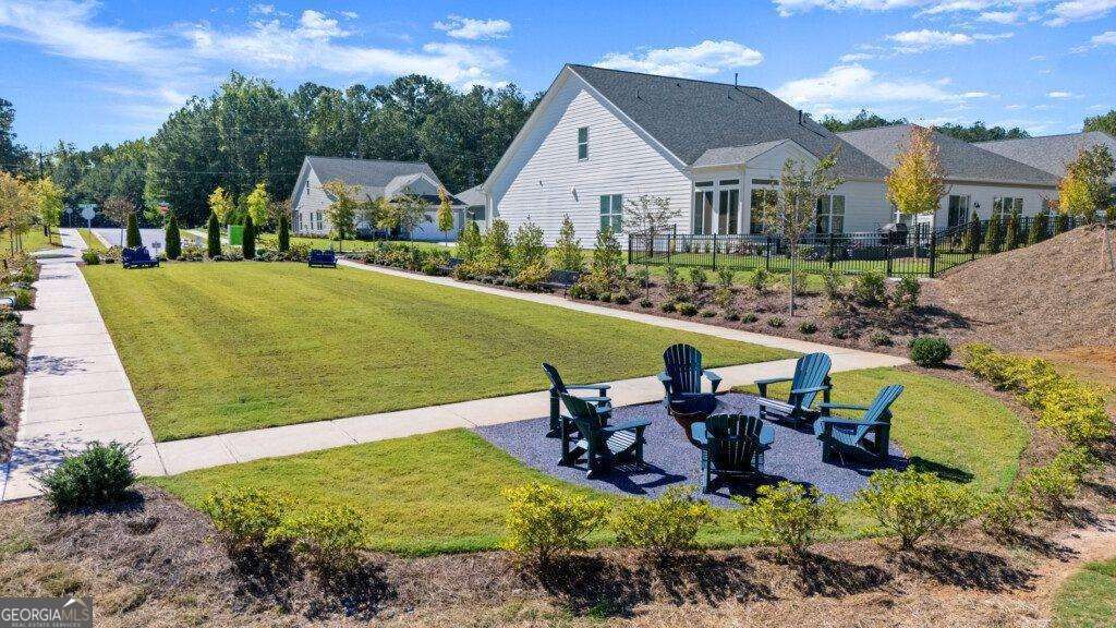 360 Vinca Circle NW
