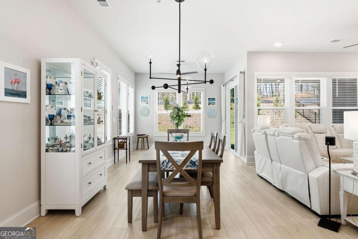 360 Vinca Circle NW