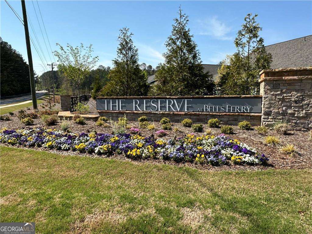 360 Vinca Circle NW