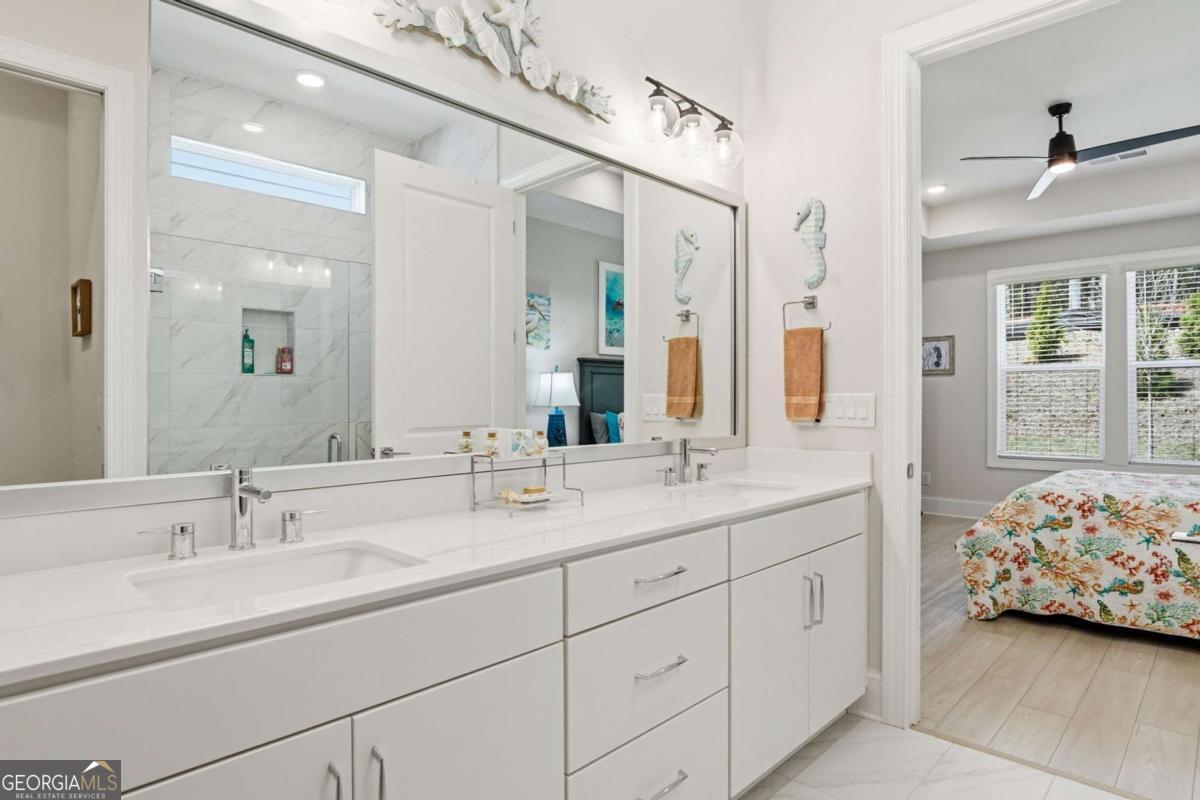 360 Vinca Circle NW