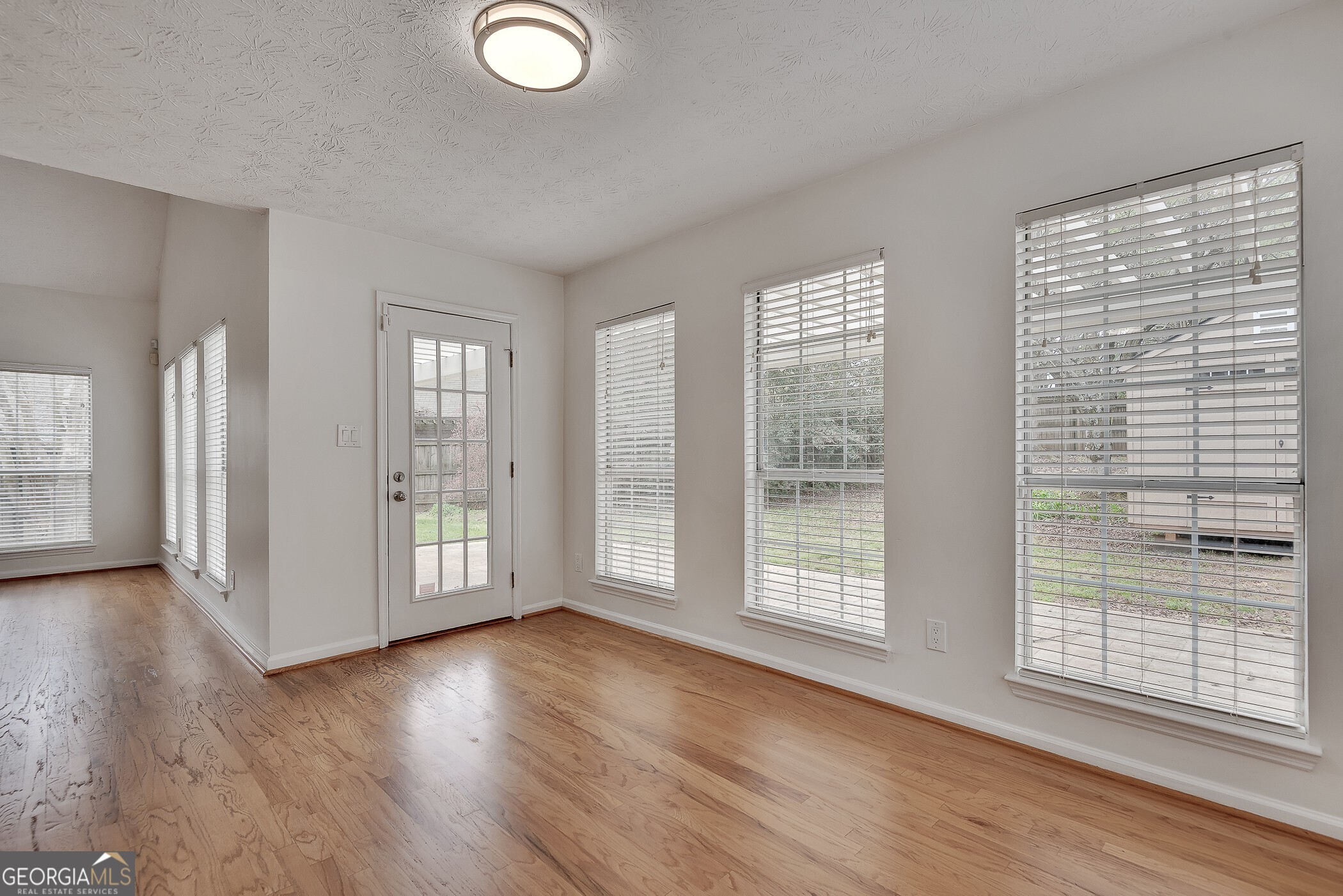 1027 Ashbury Drive