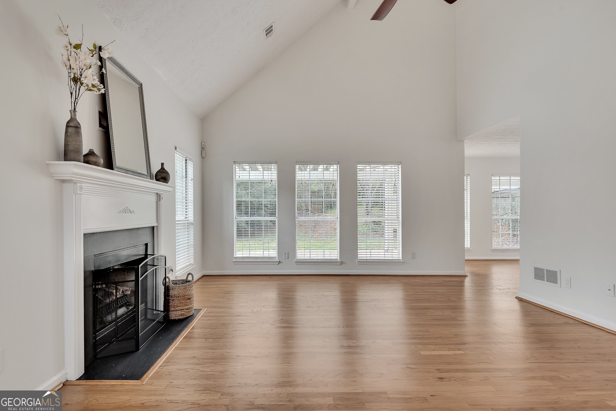 1027 Ashbury Drive